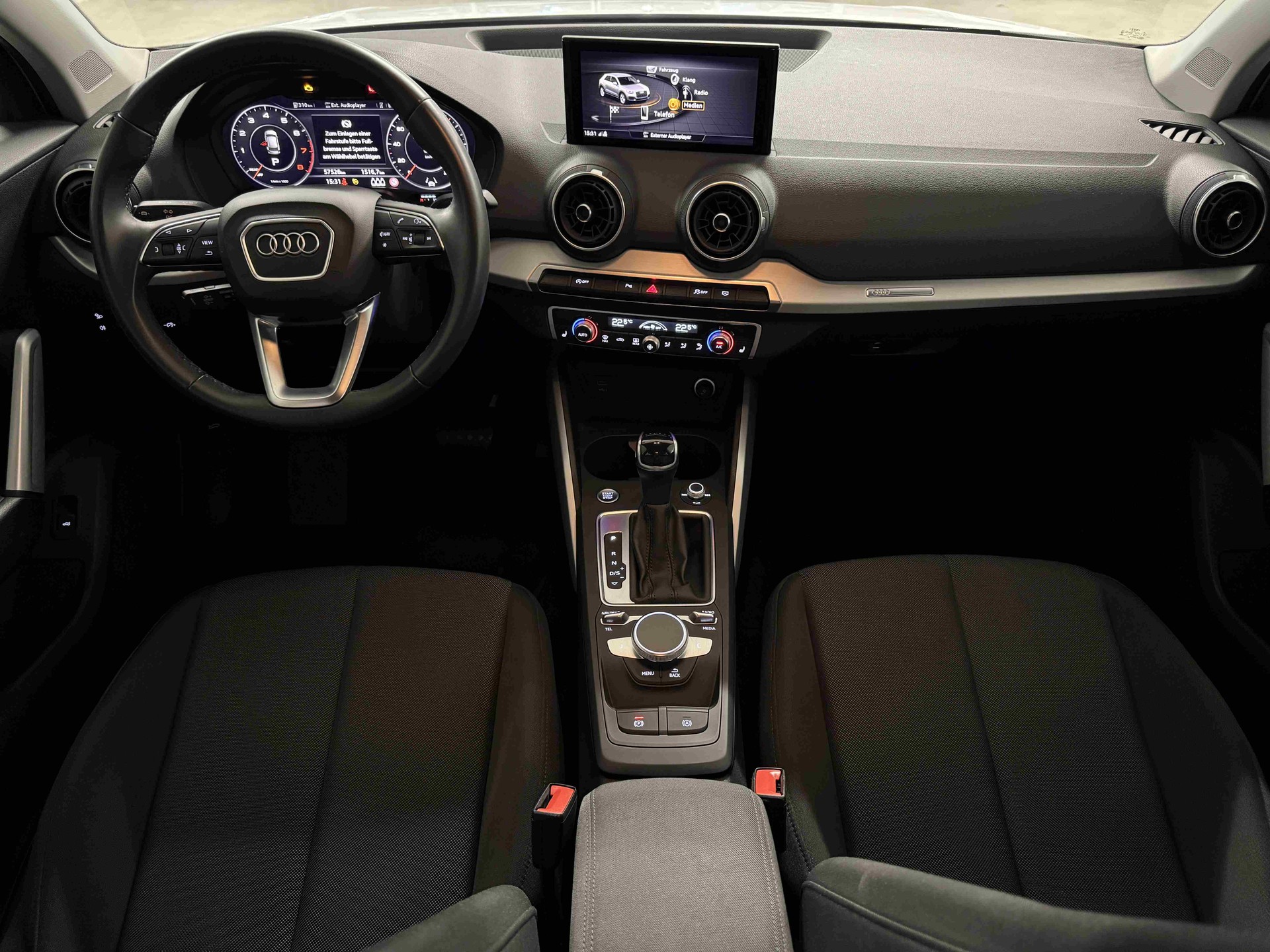 AUDI Q2 35 TFSI advanced S-tronic-image-9