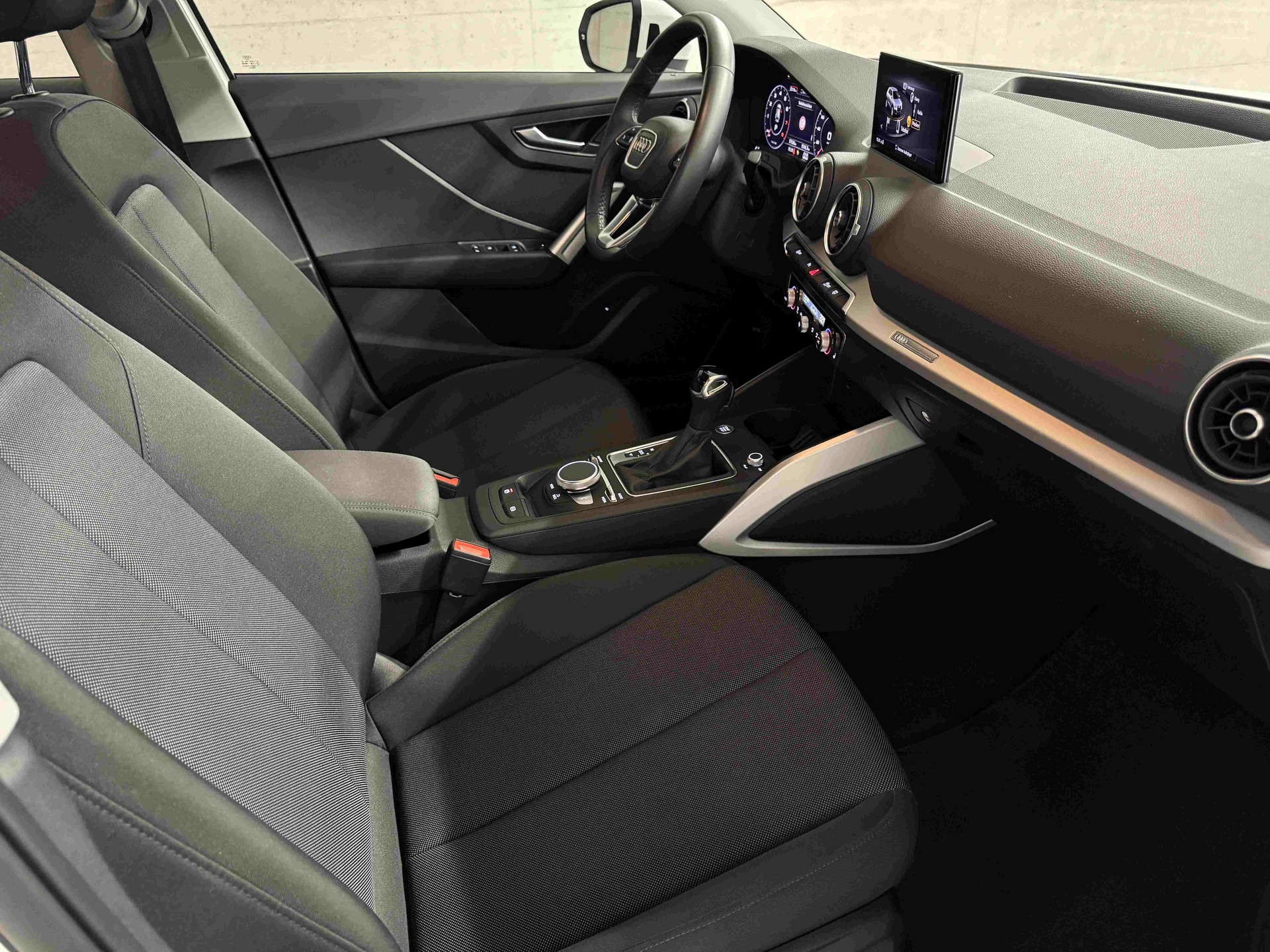 AUDI Q2 35 TFSI advanced S-tronic-image-10