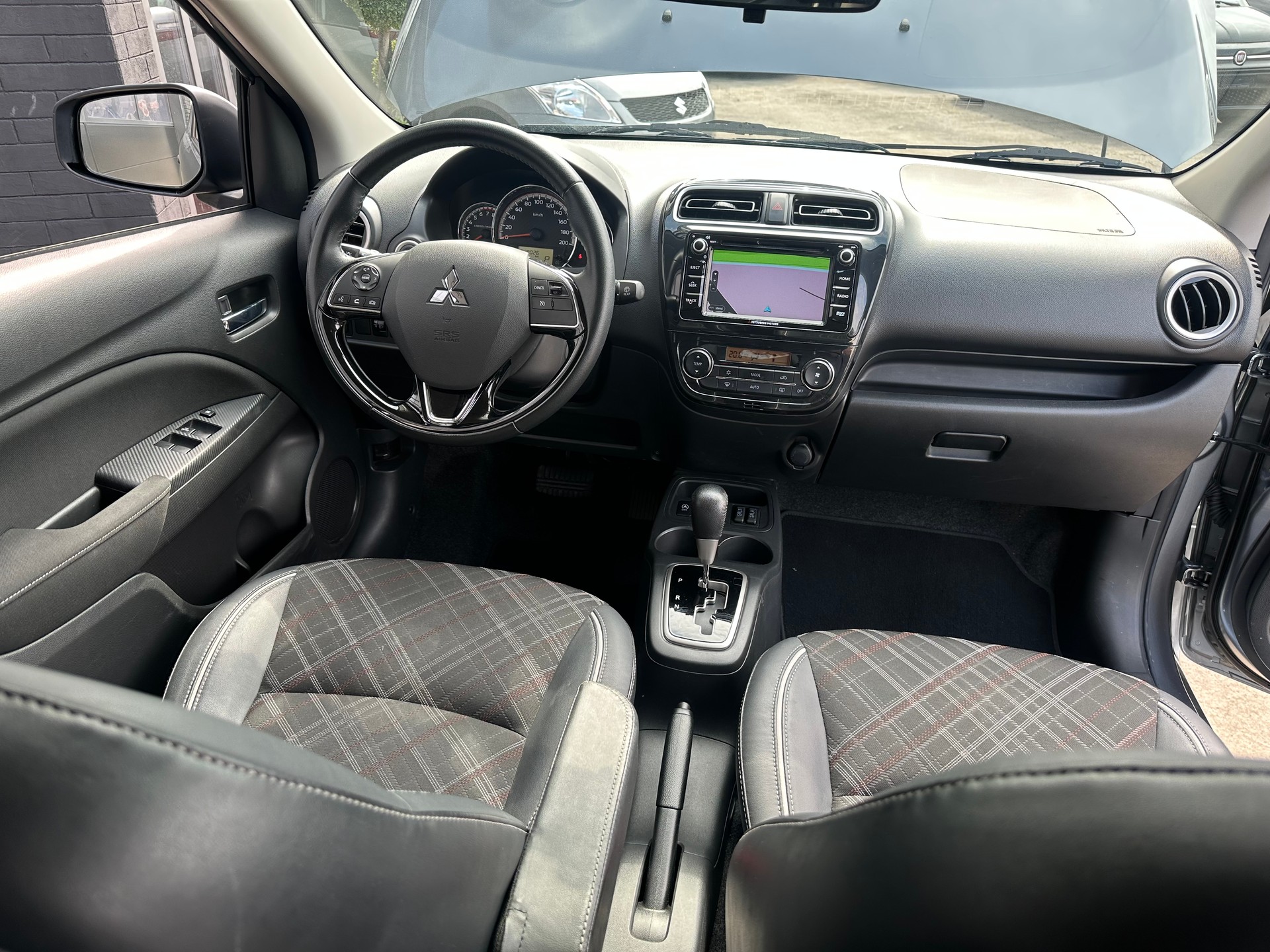MITSUBISHI Space Star 1.2 Diamond CVT-image-10