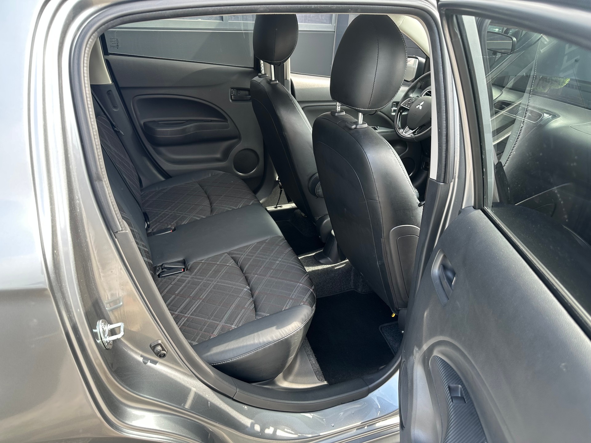 MITSUBISHI Space Star 1.2 Diamond CVT-image-8