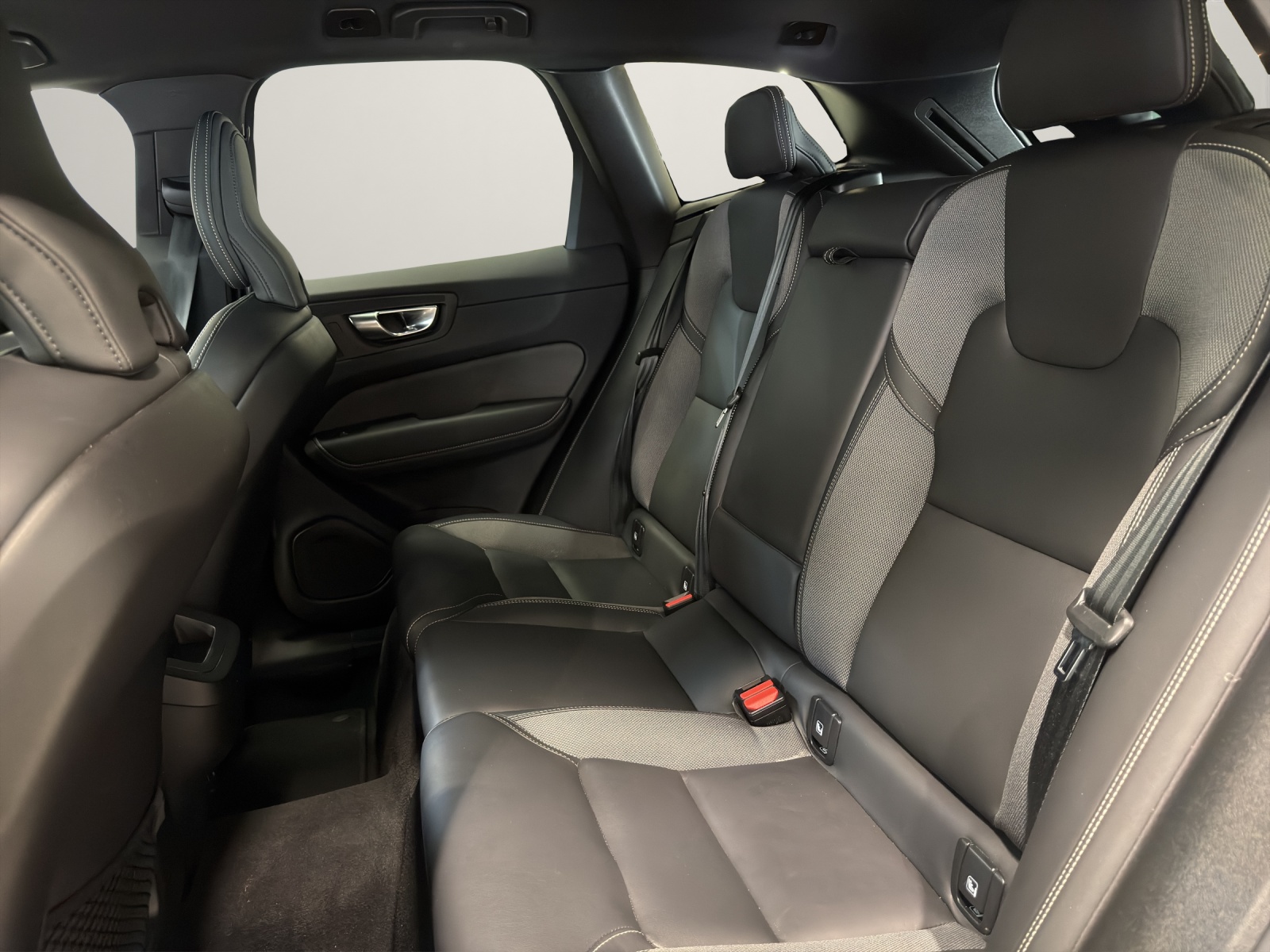 Image VOLVO XC60 XC60 2.0 B5 MH Plus Dark AWD