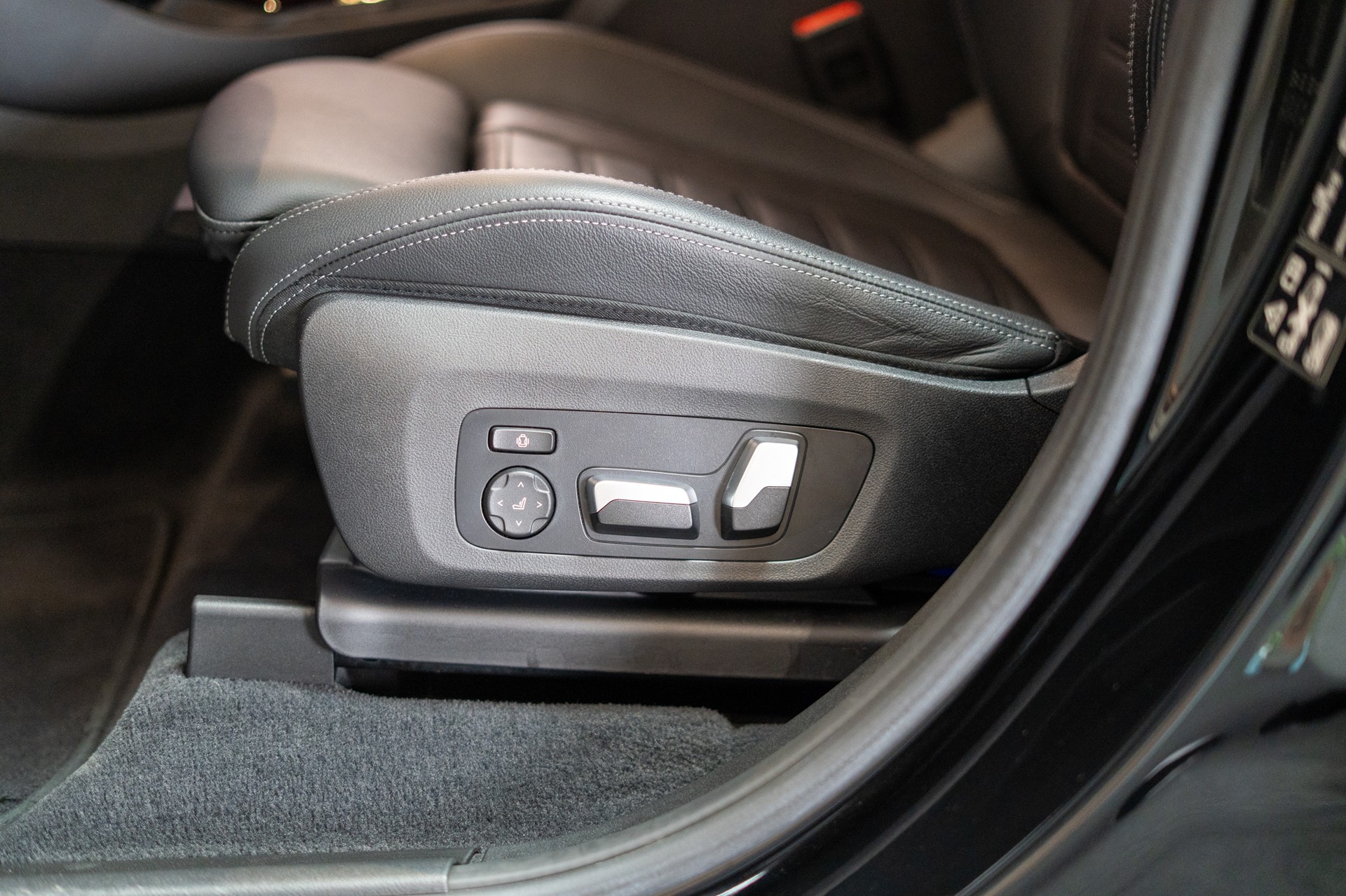 BMW X3 M40i / HeadUp / el.Sitze / 360°Kamera-image-9