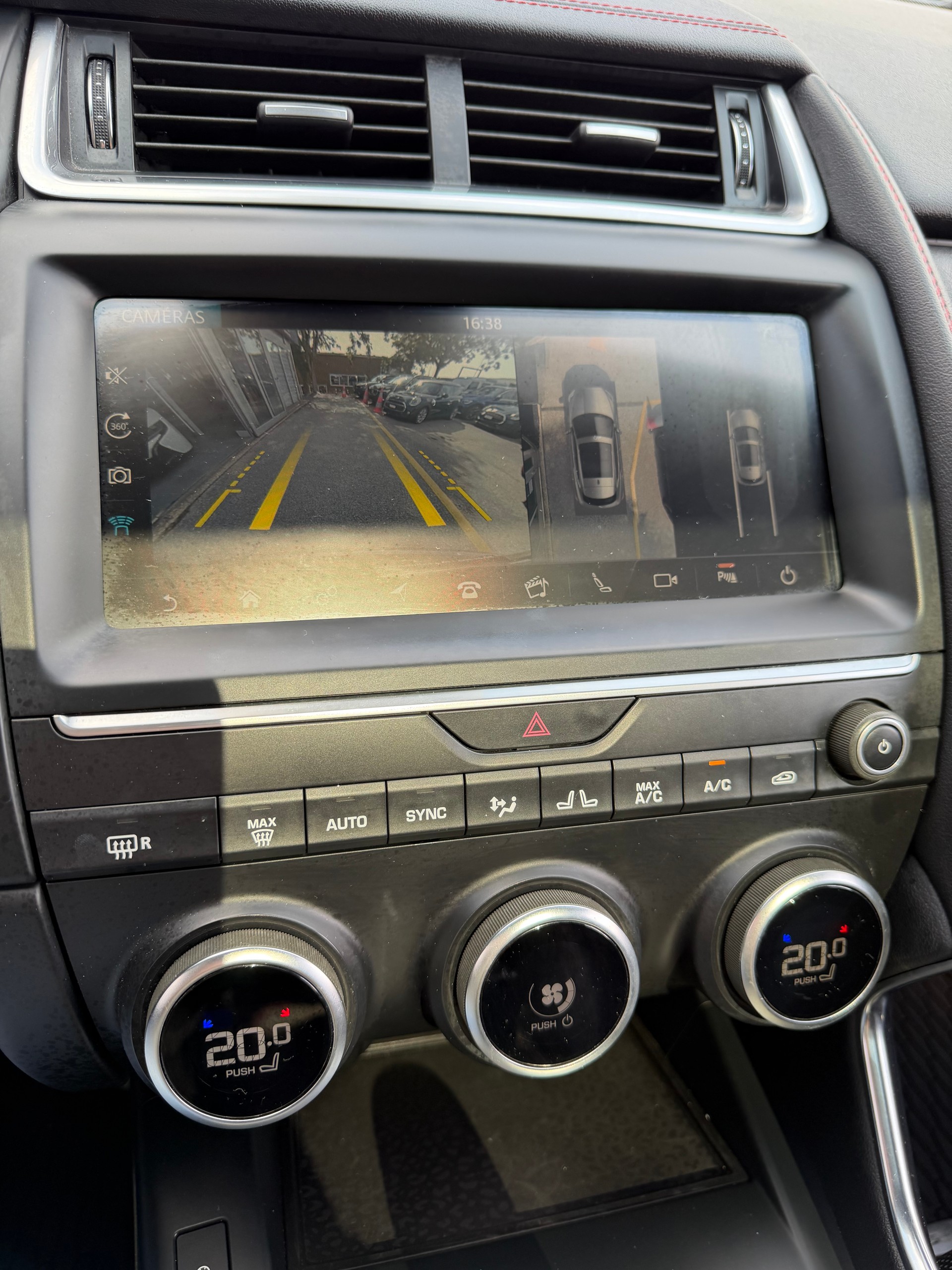 JAGUAR E-Pace 2.0 P250 R-Dynamic S AWD Automatik-image-5