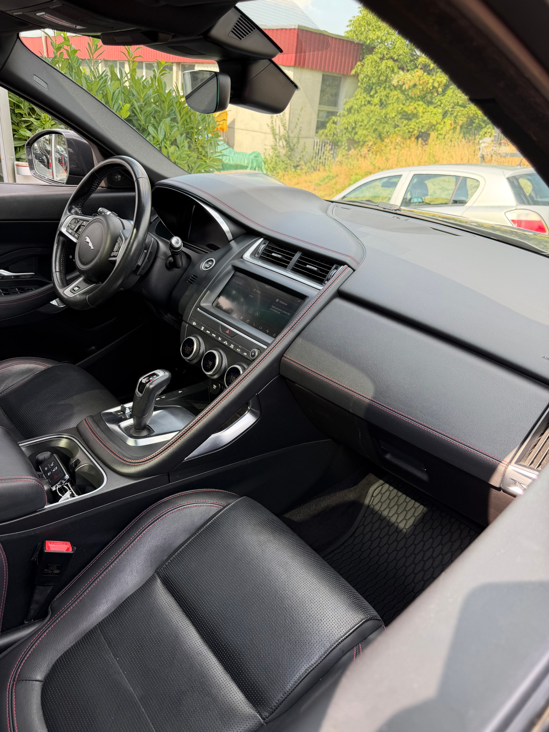JAGUAR E-Pace 2.0 P250 R-Dynamic S AWD Automatik-image-1