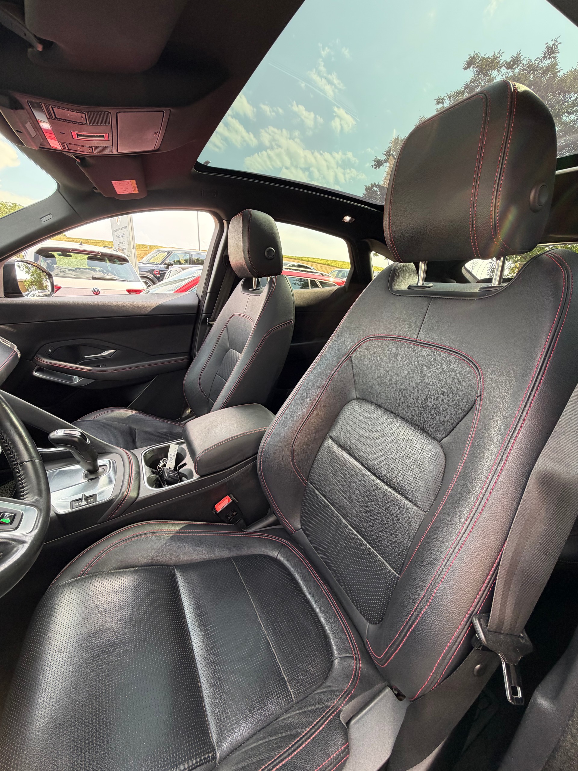 JAGUAR E-Pace 2.0 P250 R-Dynamic S AWD Automatik-image-4