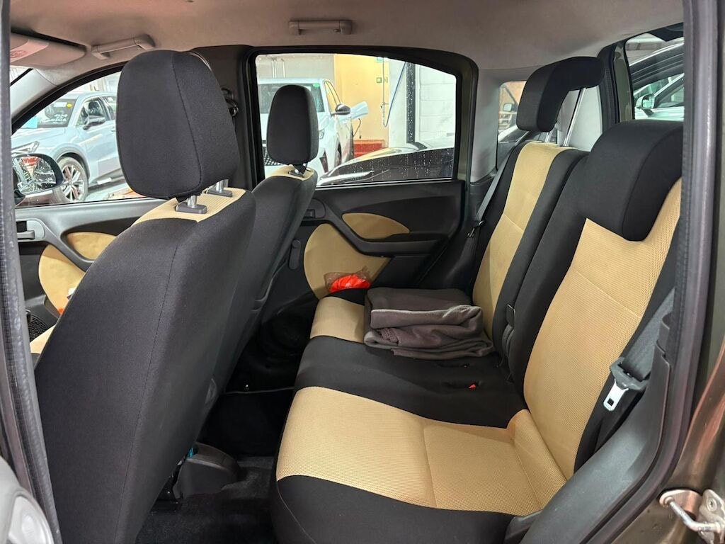 FIAT Panda 1.3 16V JTD Climbing 4x4-image-9