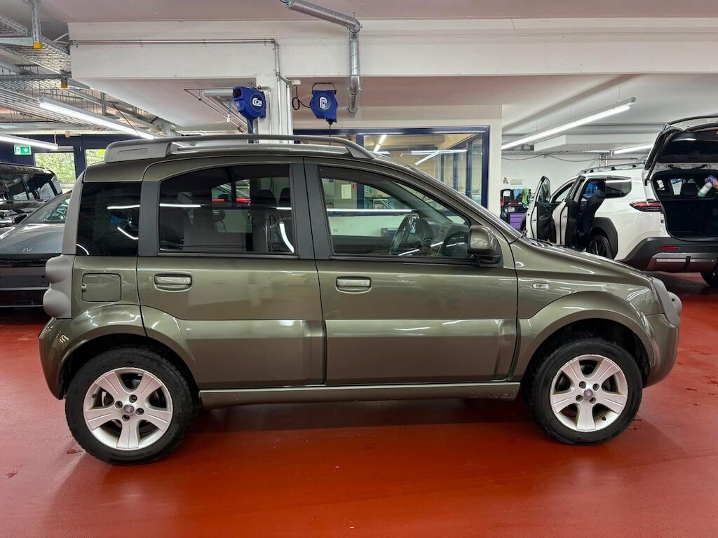 FIAT Panda 1.3 16V JTD Climbing 4x4-image-1