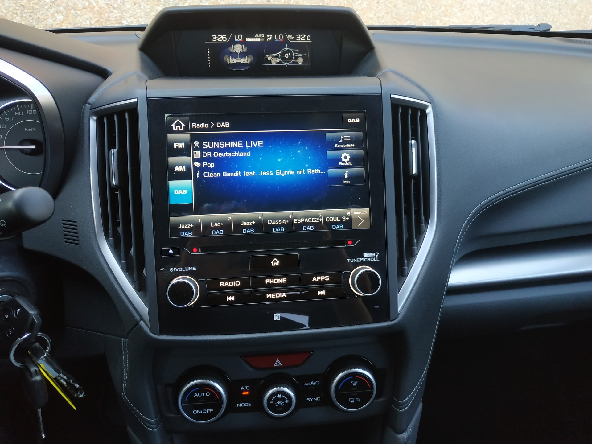 SUBARU Impreza 2.0 Luxury AWD Lineartronic-image-18