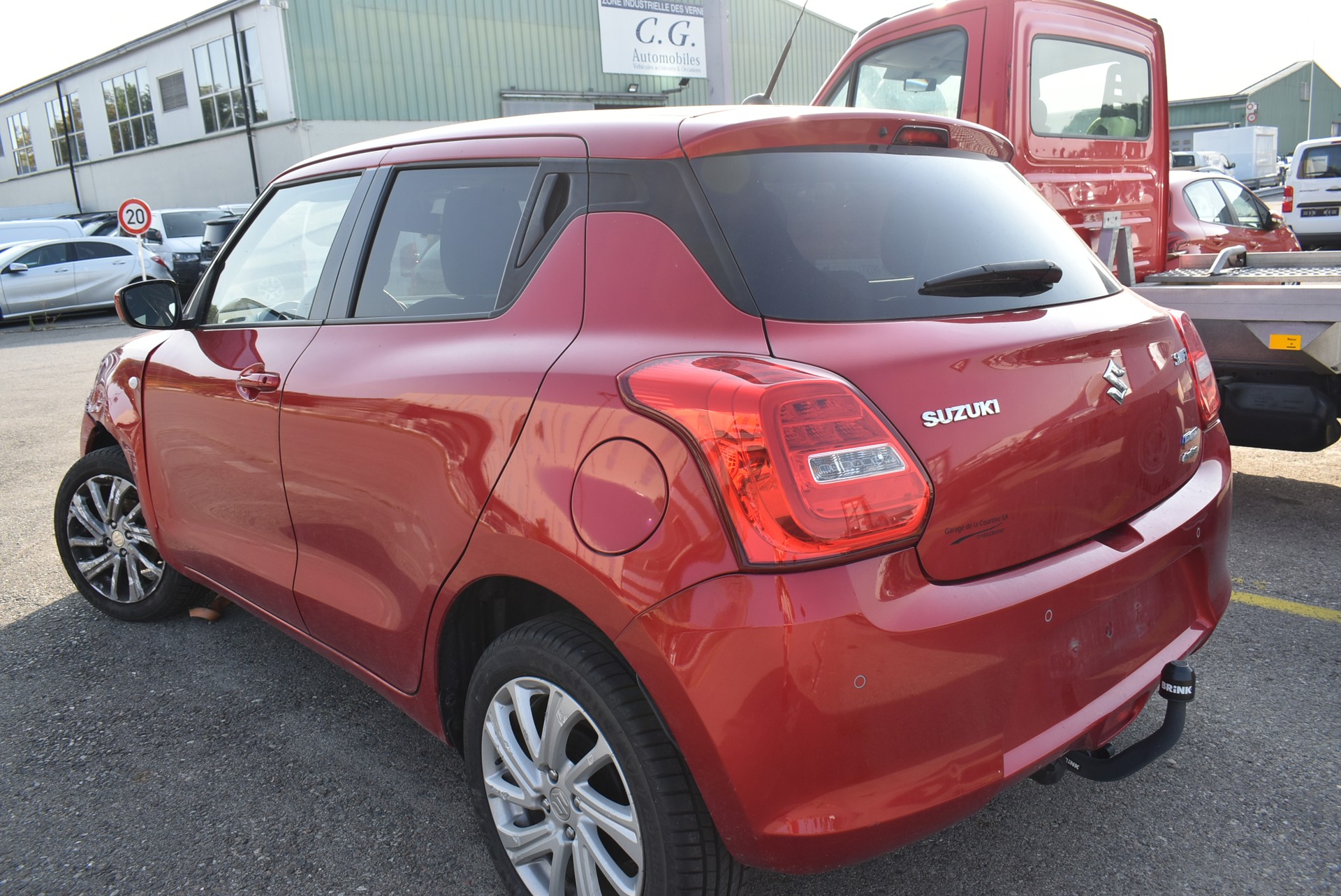 SUZUKI Swift 1.2 Compact + 4x4 Hybrid-image-7