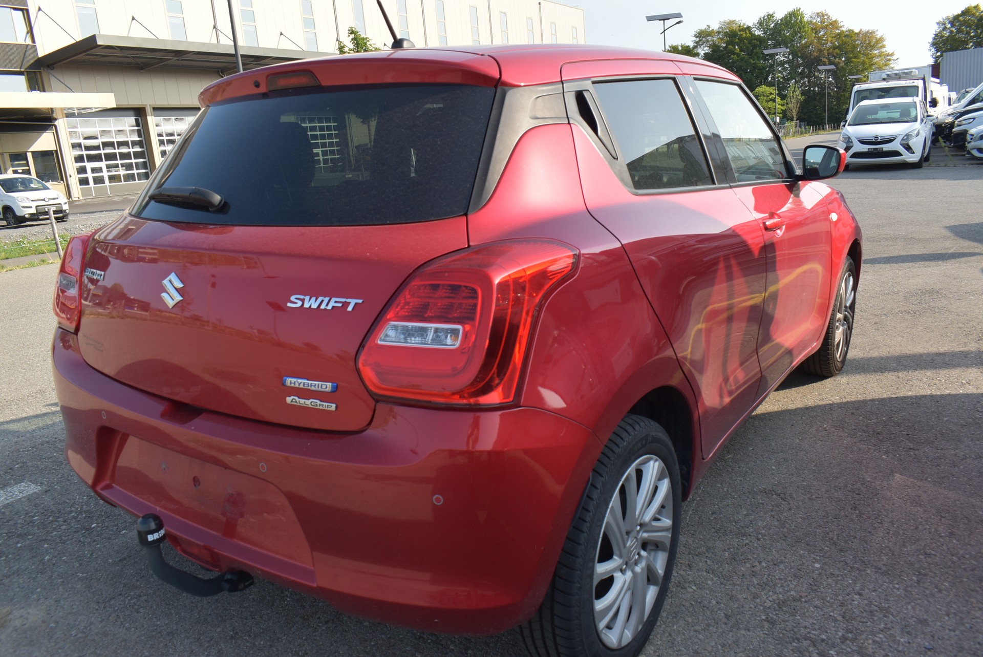 SUZUKI Swift 1.2 Compact + 4x4 Hybrid-image-9