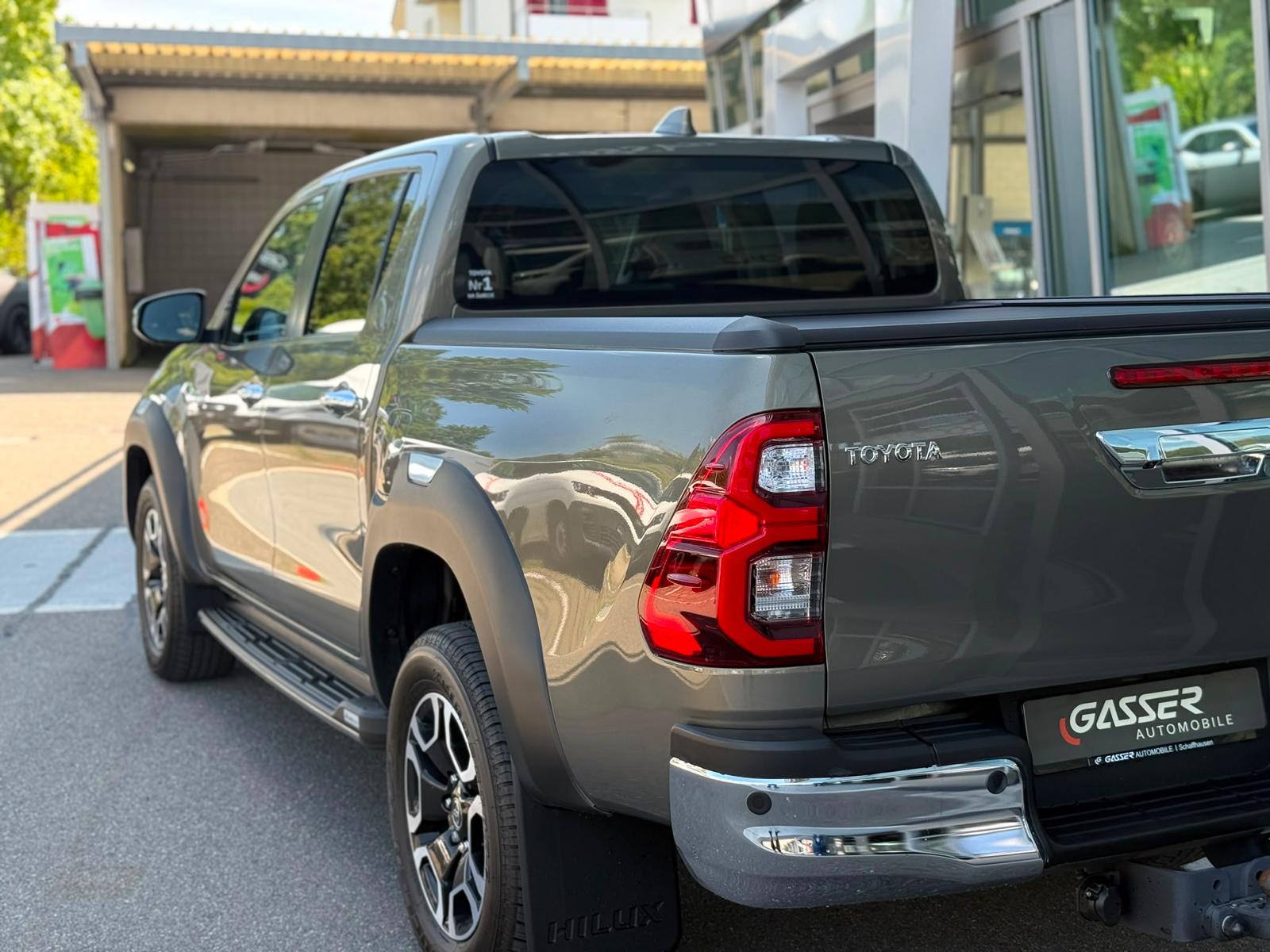 TOYOTA Hilux 2.8D-4D MHEV Executive Double Cab 4x4 A-image-4