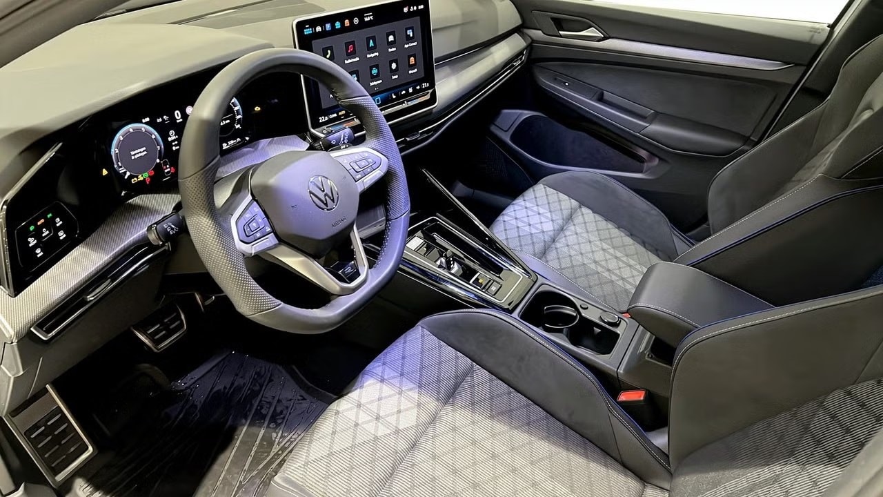 VW Golf Variant 2.0 TSI R-Line DSG 4 Motion-image-5