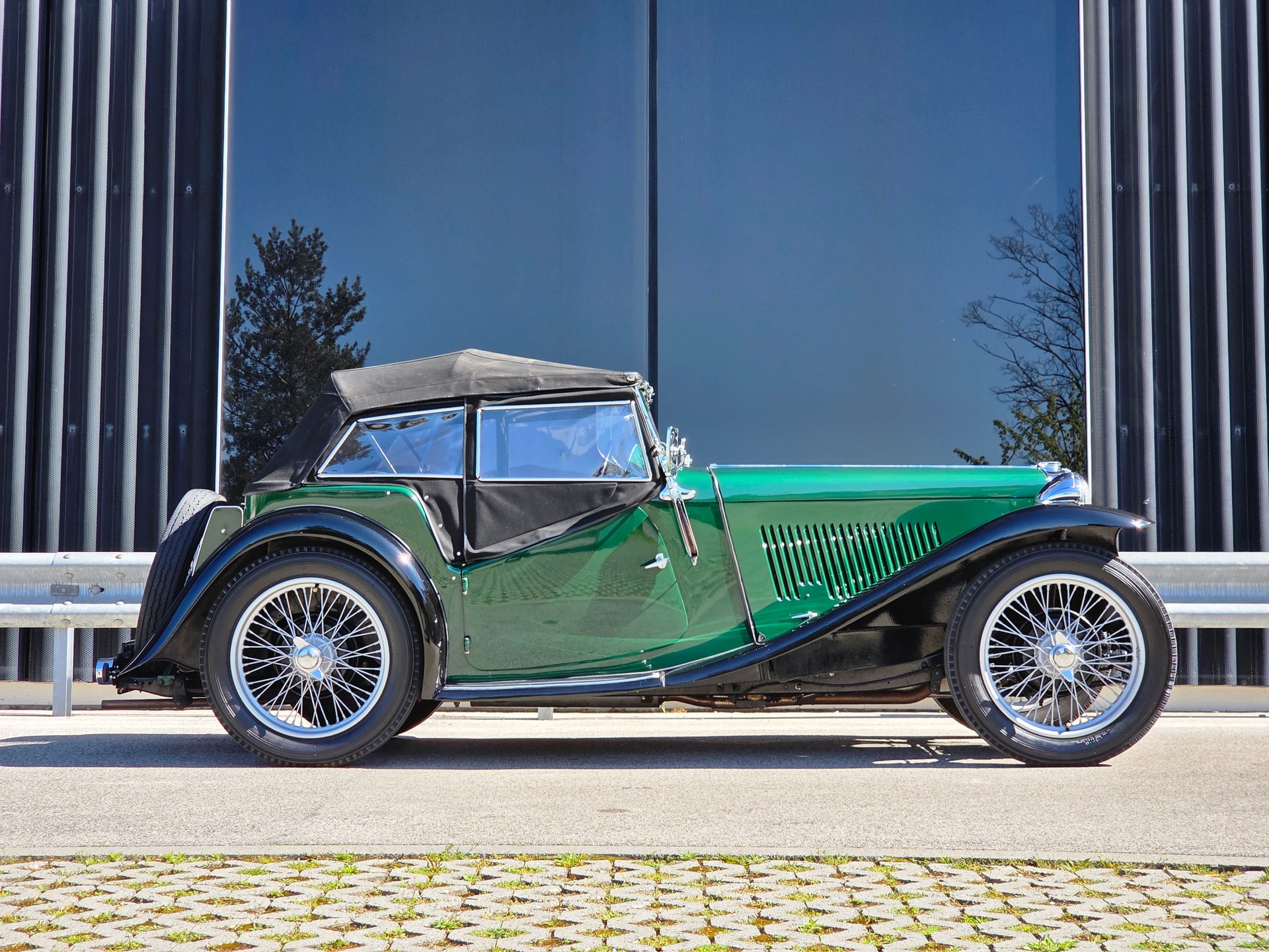 MG TC - configuration et état fantastiques - entièrement restaurée - service et expertise du jour.-image-2