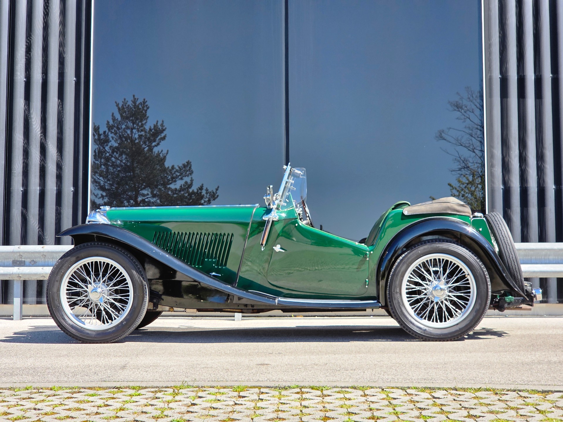 MG TC - configuration et état fantastiques - entièrement restaurée - service et expertise du jour.-image-1