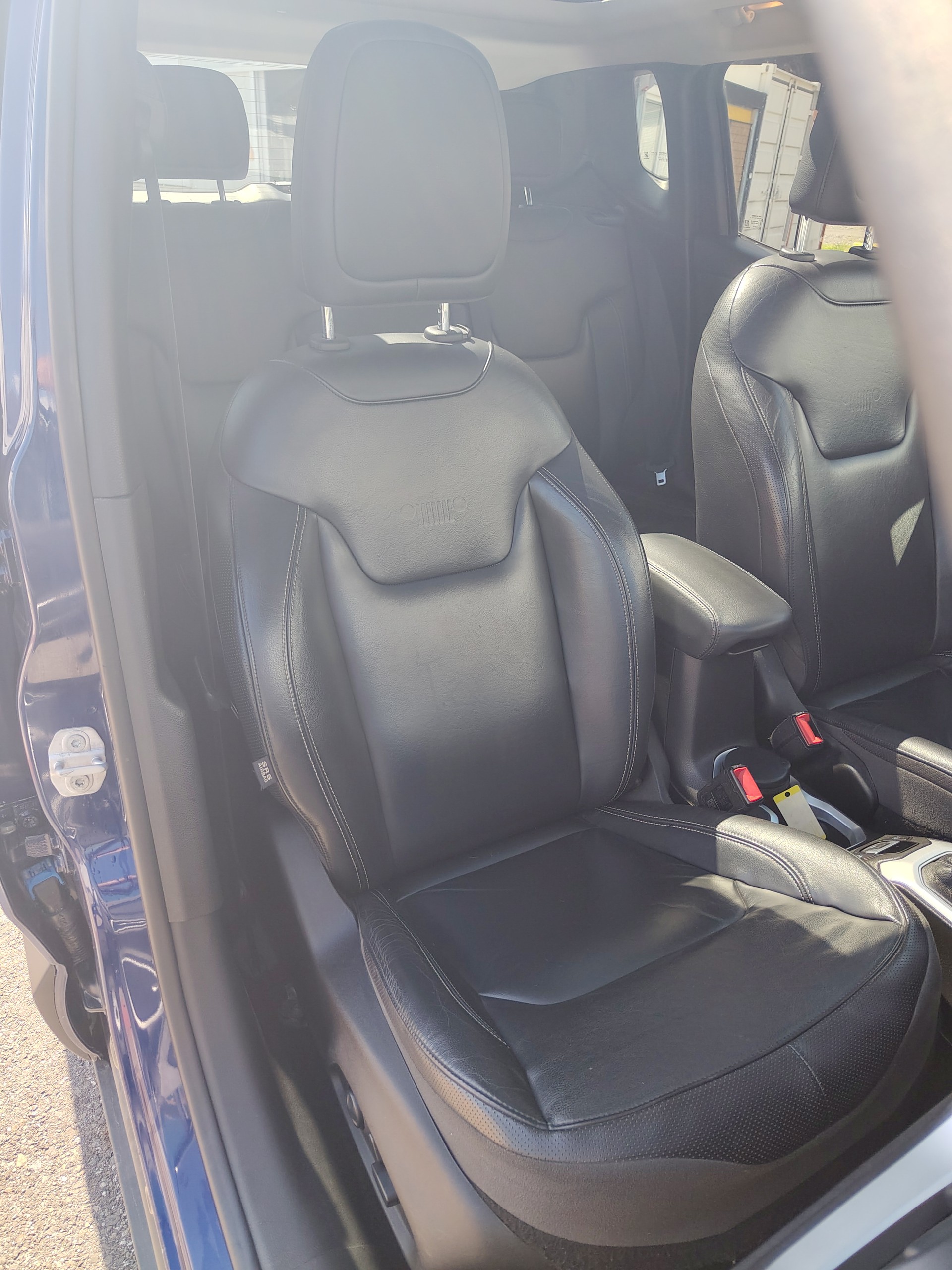 JEEP Renegade 1.4 Turbo Freedom AWD-image-7