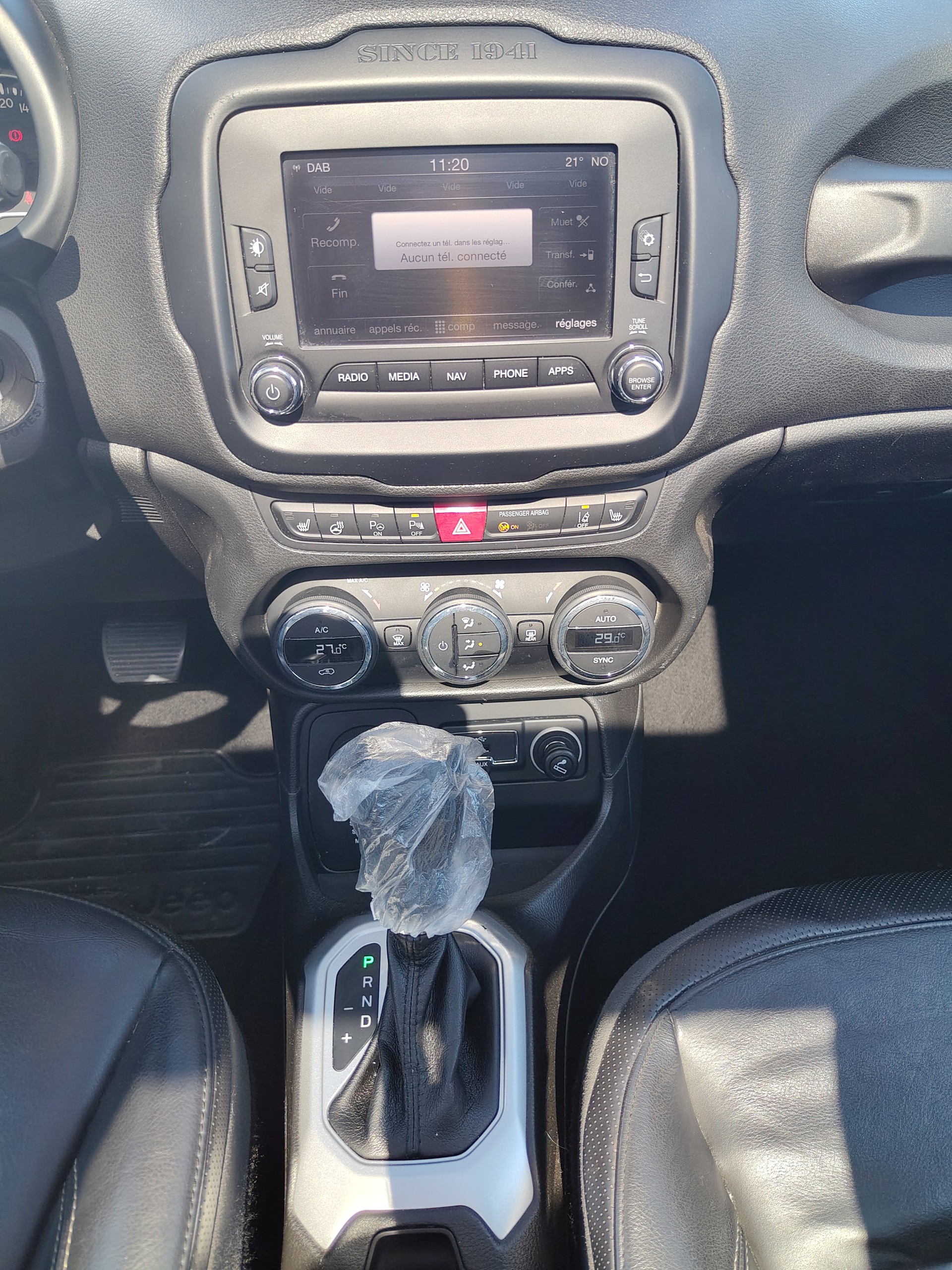 JEEP Renegade 1.4 Turbo Freedom AWD-image-11