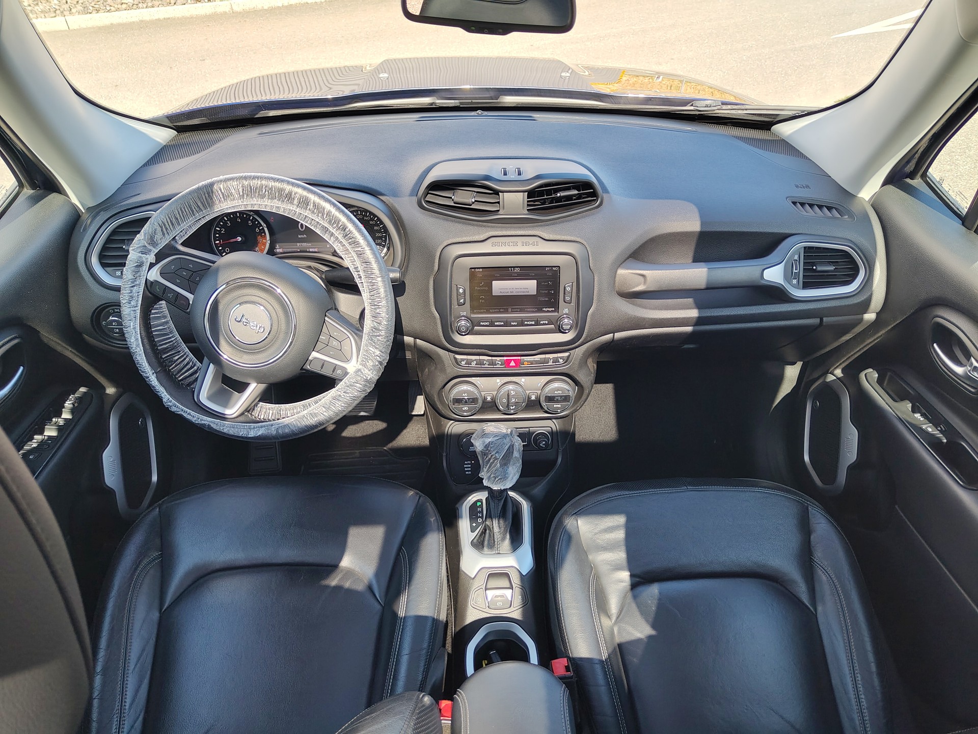 JEEP Renegade 1.4 Turbo Freedom AWD-image-12