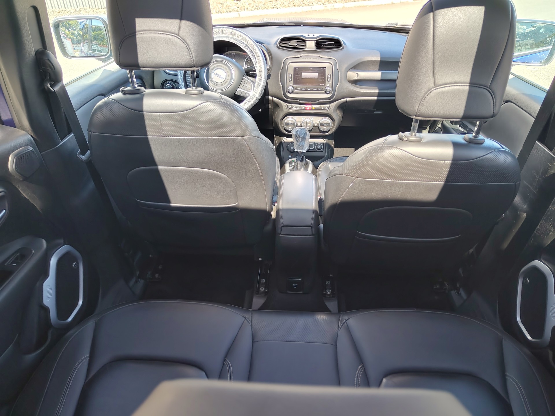 JEEP Renegade 1.4 Turbo Freedom AWD-image-13