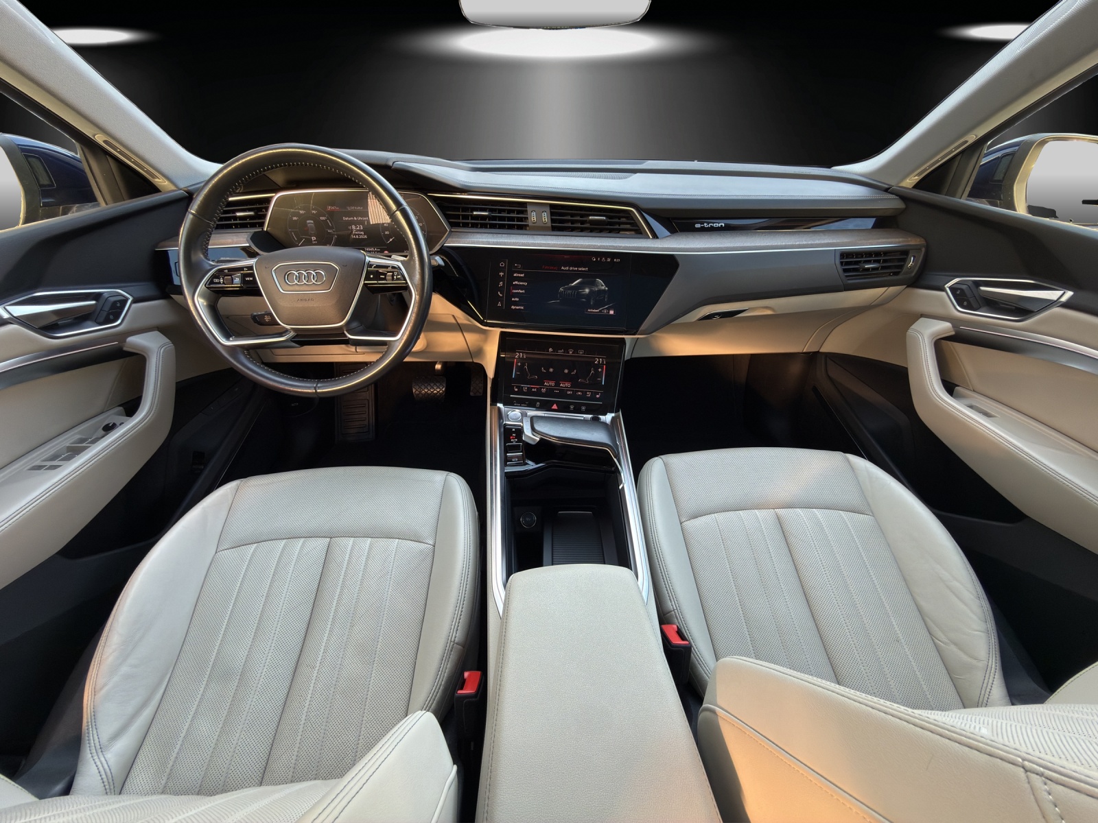 AUDI e-tron 55 Sportback S Line quattro-image-11