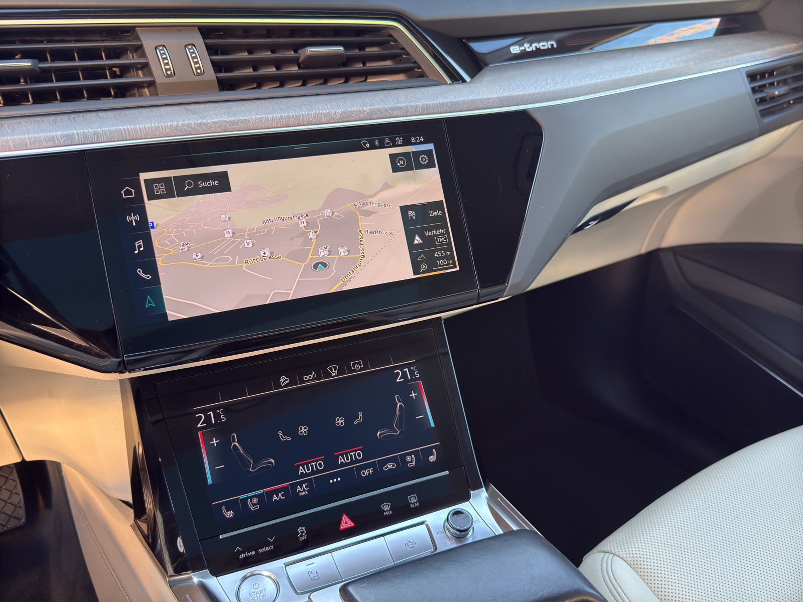 AUDI e-tron 55 Sportback S Line quattro-image-12