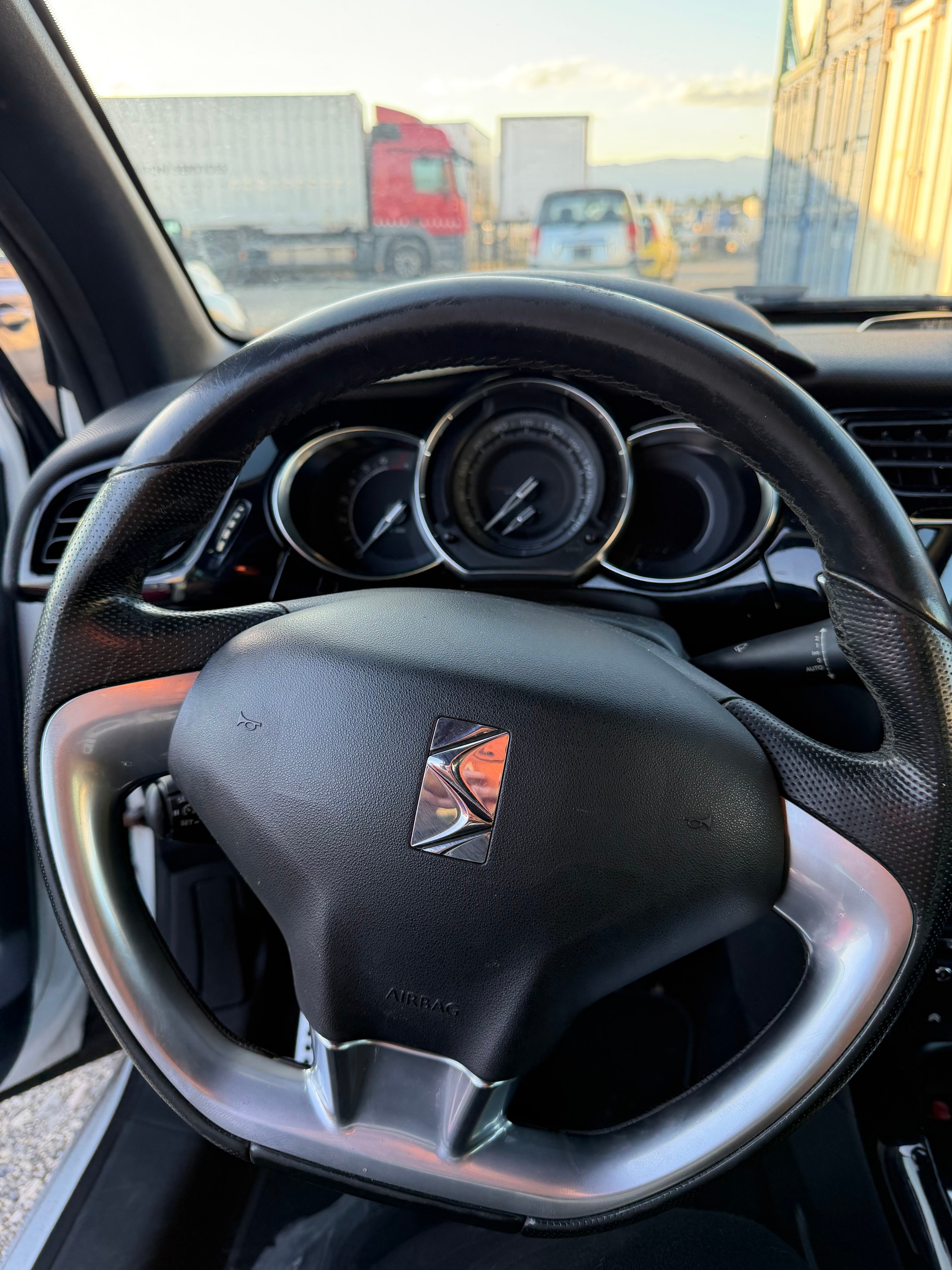 DS AUTOMOBILES DS3 1.6 THP Ultra Prestige-image-6