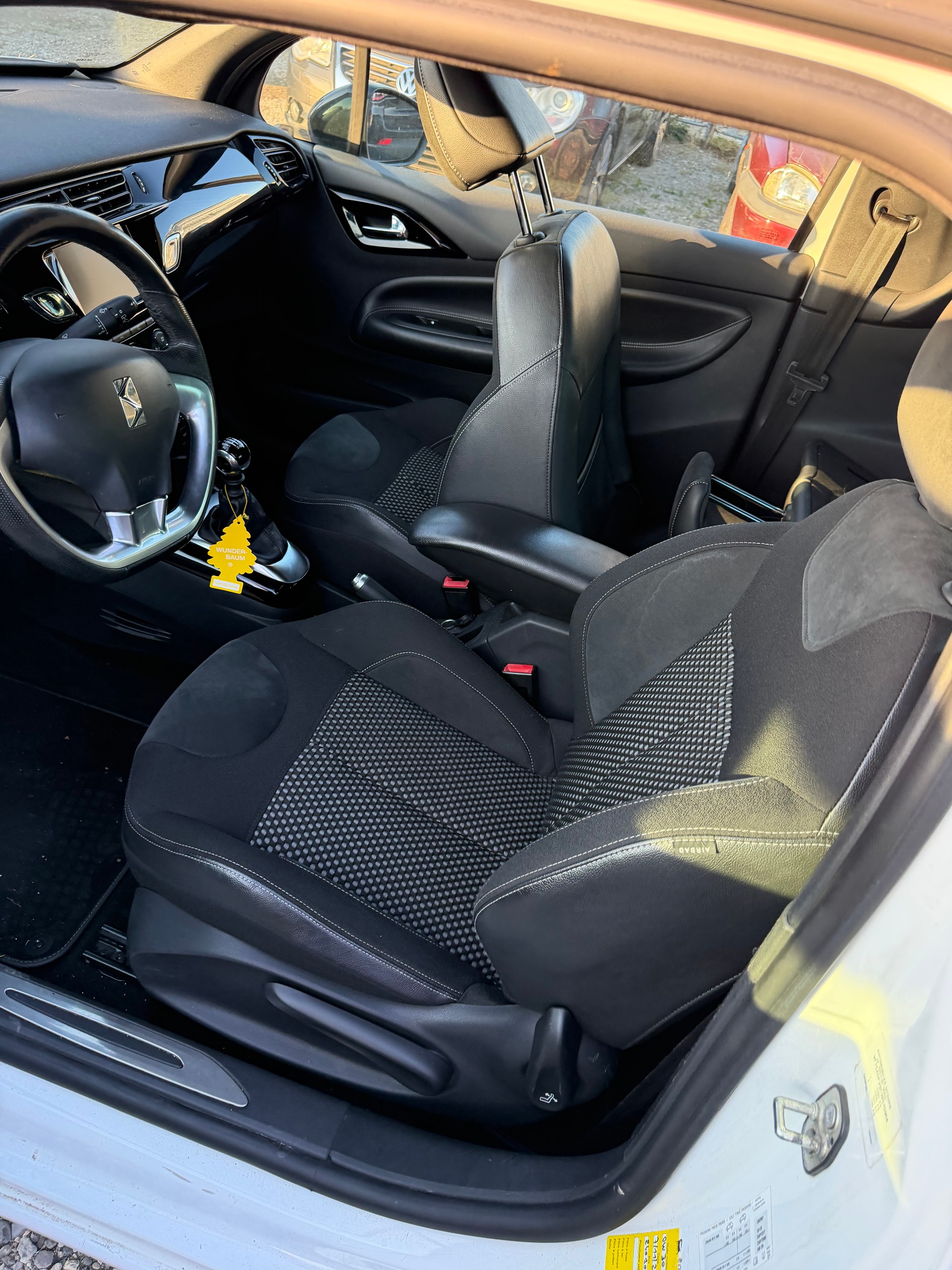 DS AUTOMOBILES DS3 1.6 THP Ultra Prestige-image-3