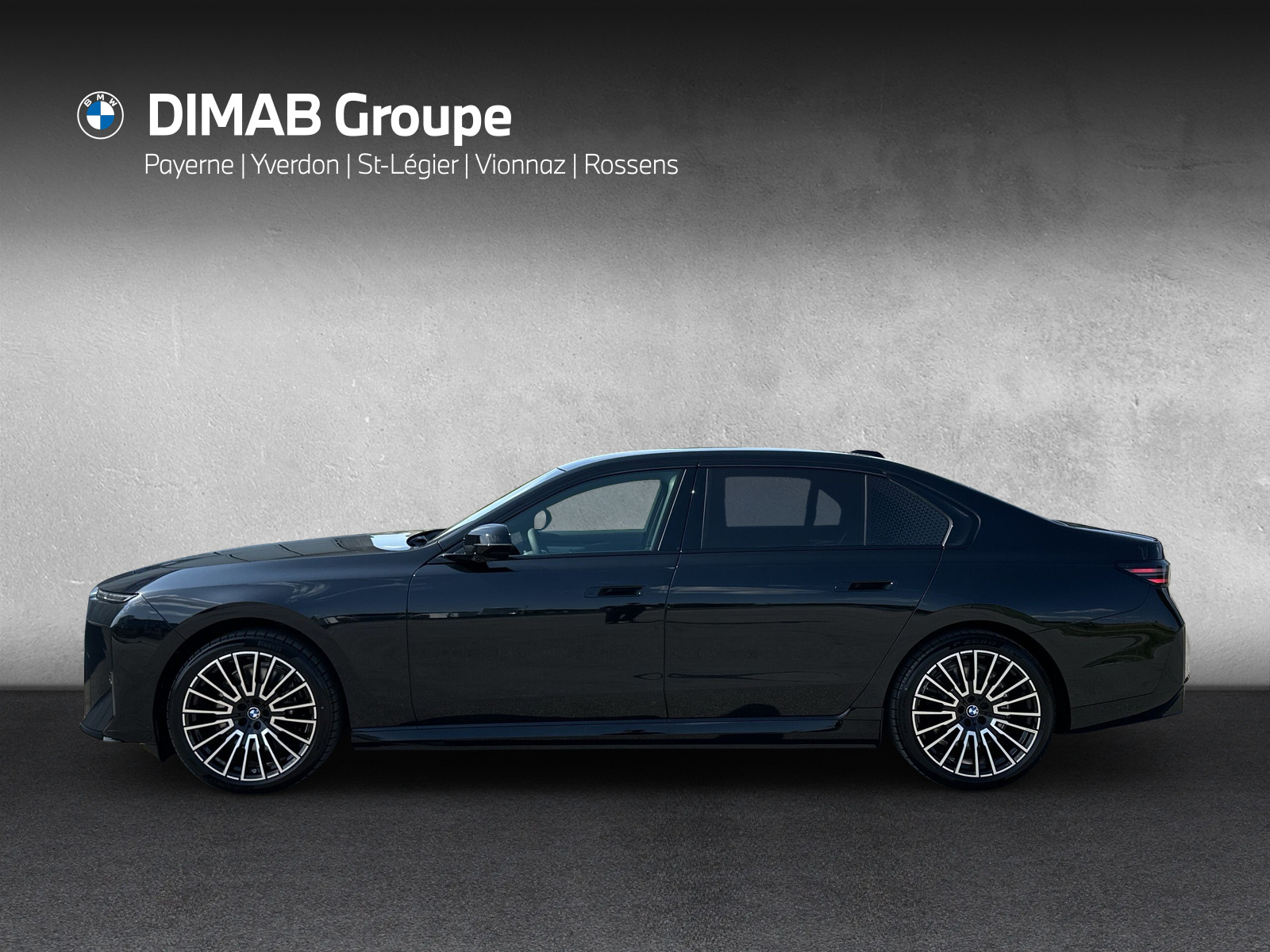 BMW i7 xDrive 50 M Sport Pro-showroom-element-1