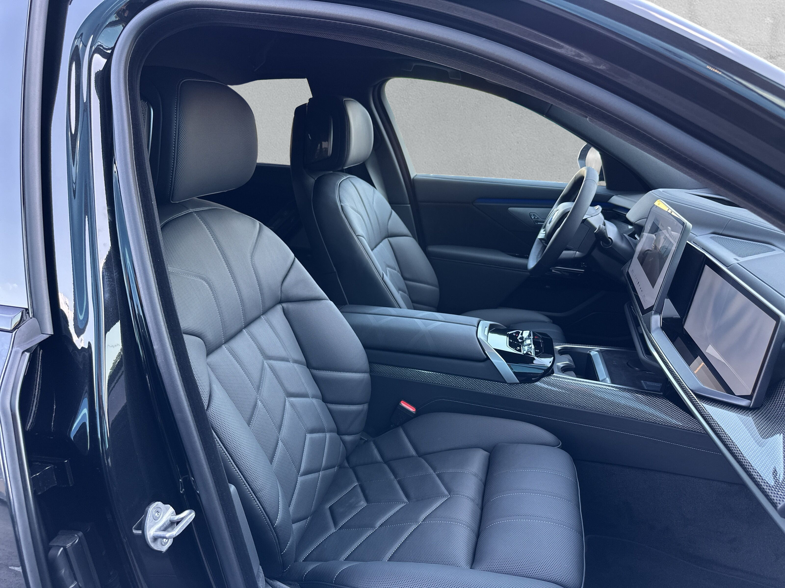 BMW i7 xDrive 50 M Sport Pro-image-12
