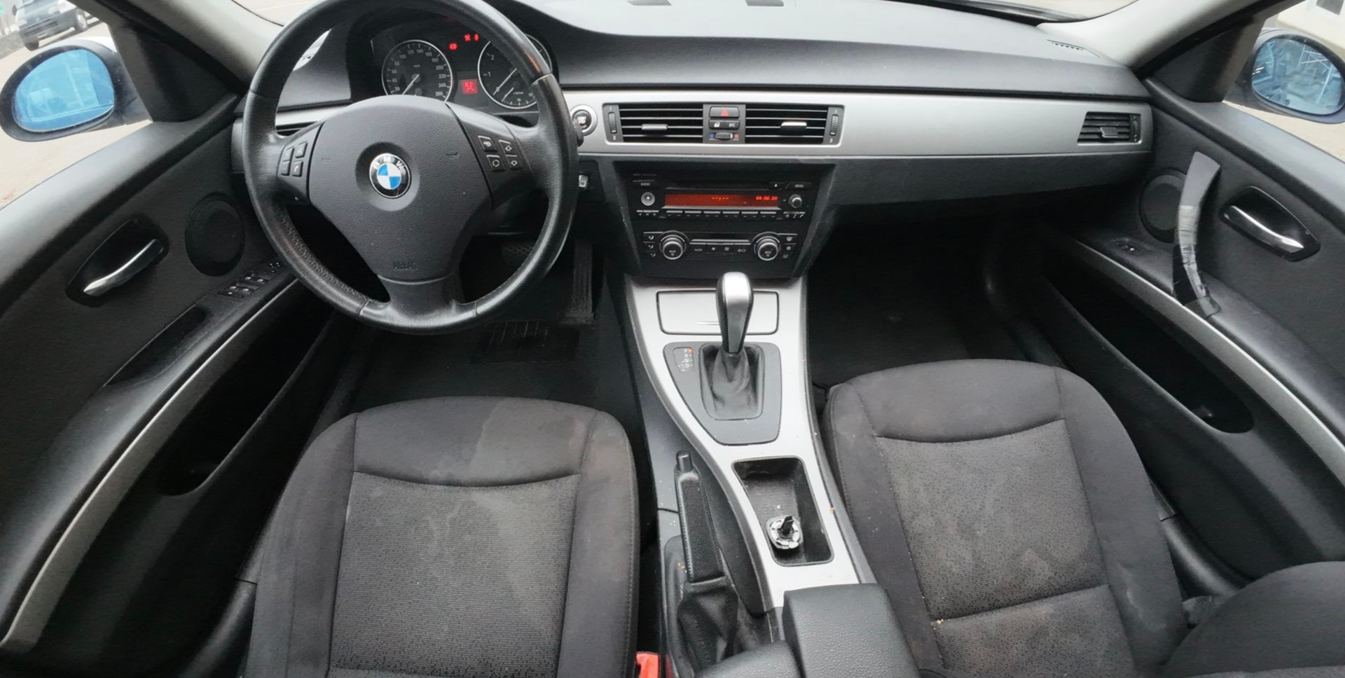 BMW 318i Touring Steptronic-image-5