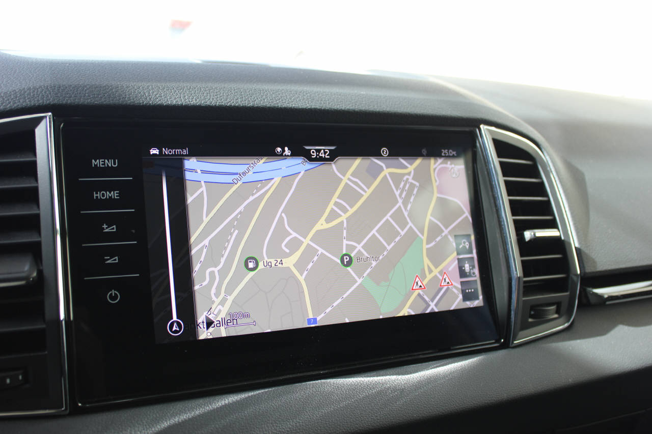 SKODA Karoq 2.0 TDI Selection 4x4 DSG-image-13