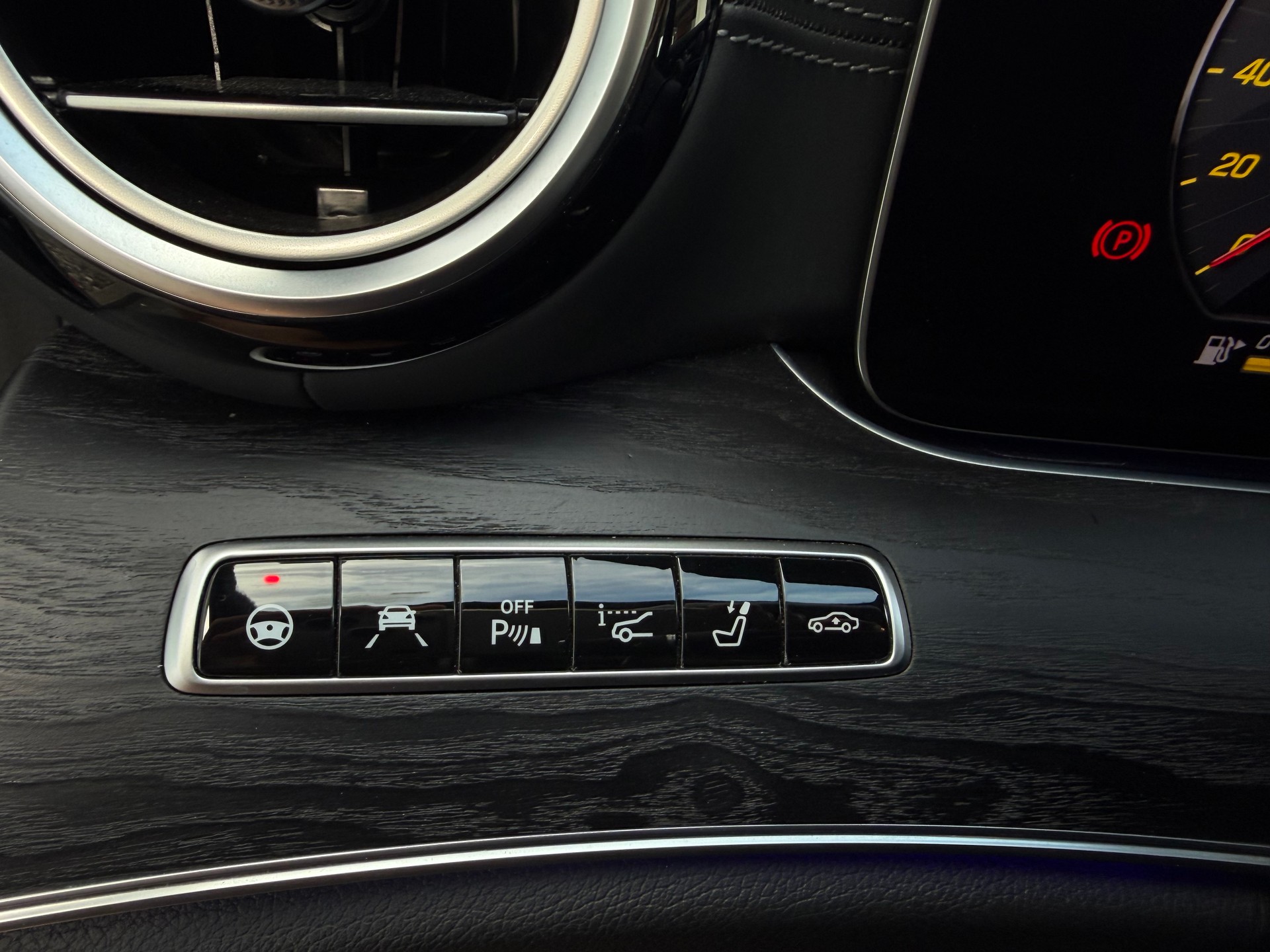 MERCEDES-BENZ E 53 AMG 4Matic 9G-Tronic-image-22