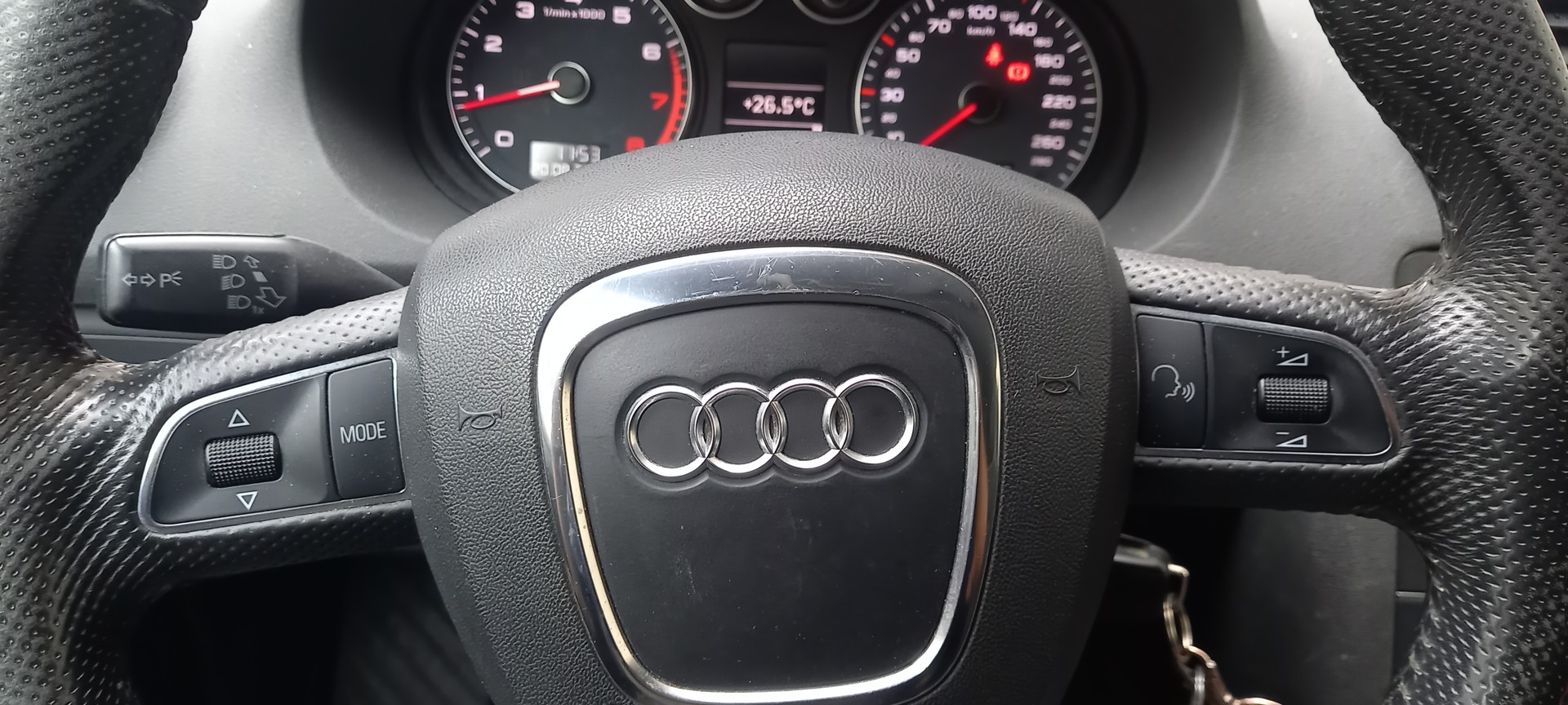 AUDI 2.0 16V T FSI Ambiente-image-8