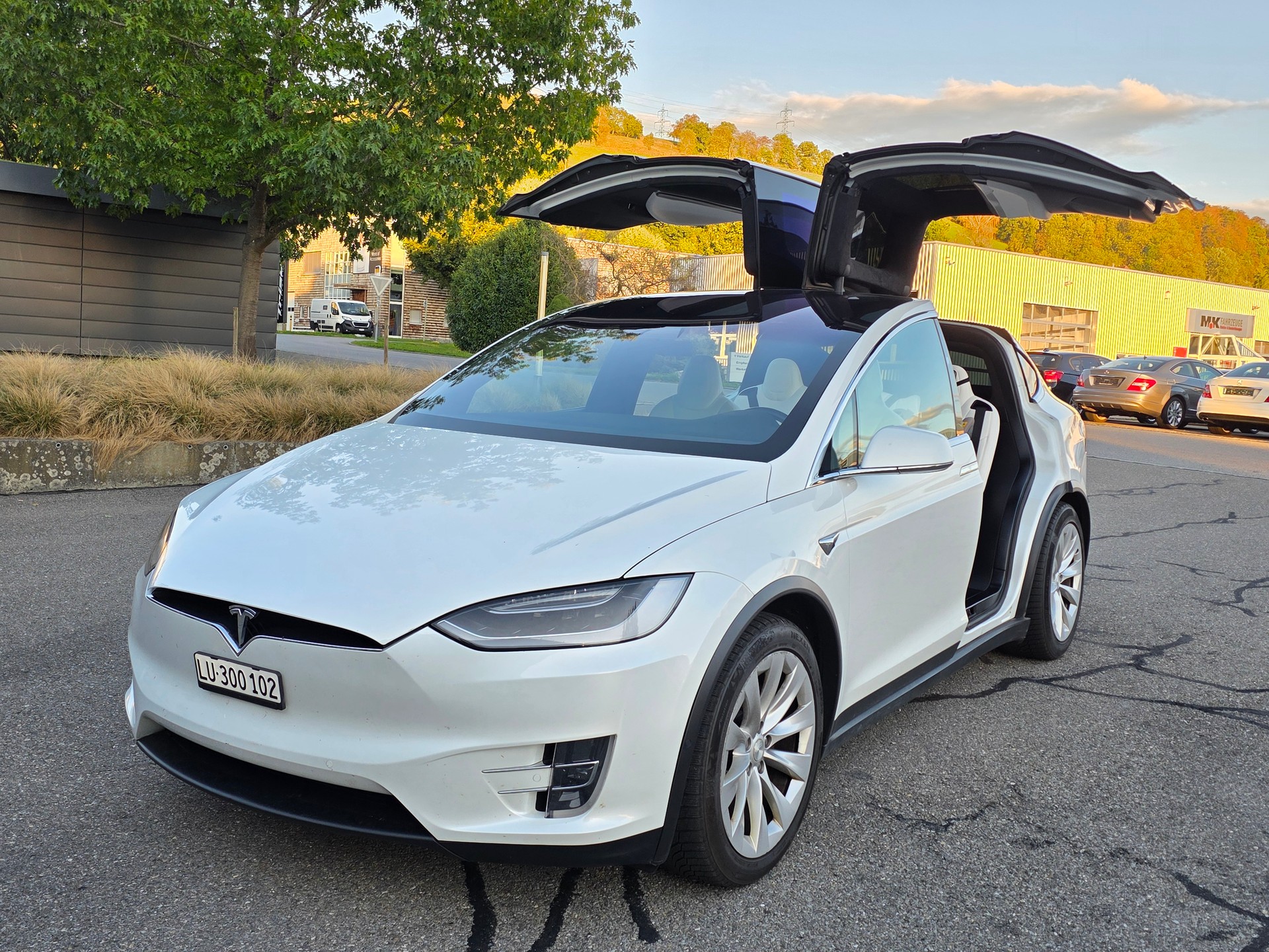 TESLA Model X 75 D-image-0