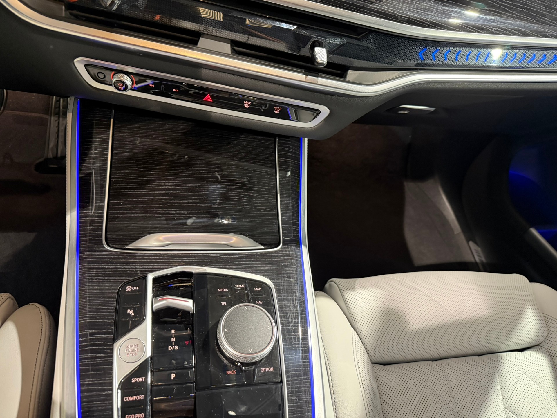BMW X5 xDrive 48V 30d M Sport Pro Steptronic-image-24