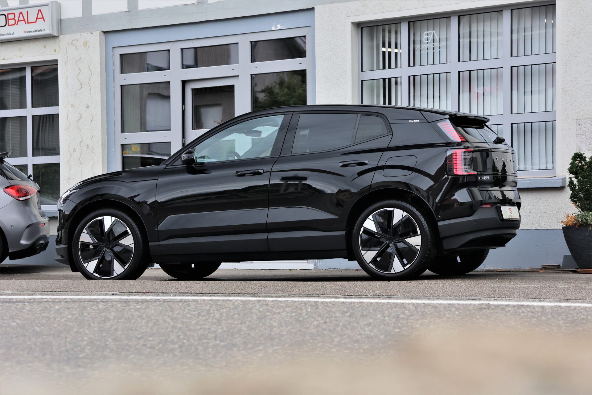 VOLVO EX30 E60 69kWh Twin Ultra Performance AWD (CH)-showroom-element-3