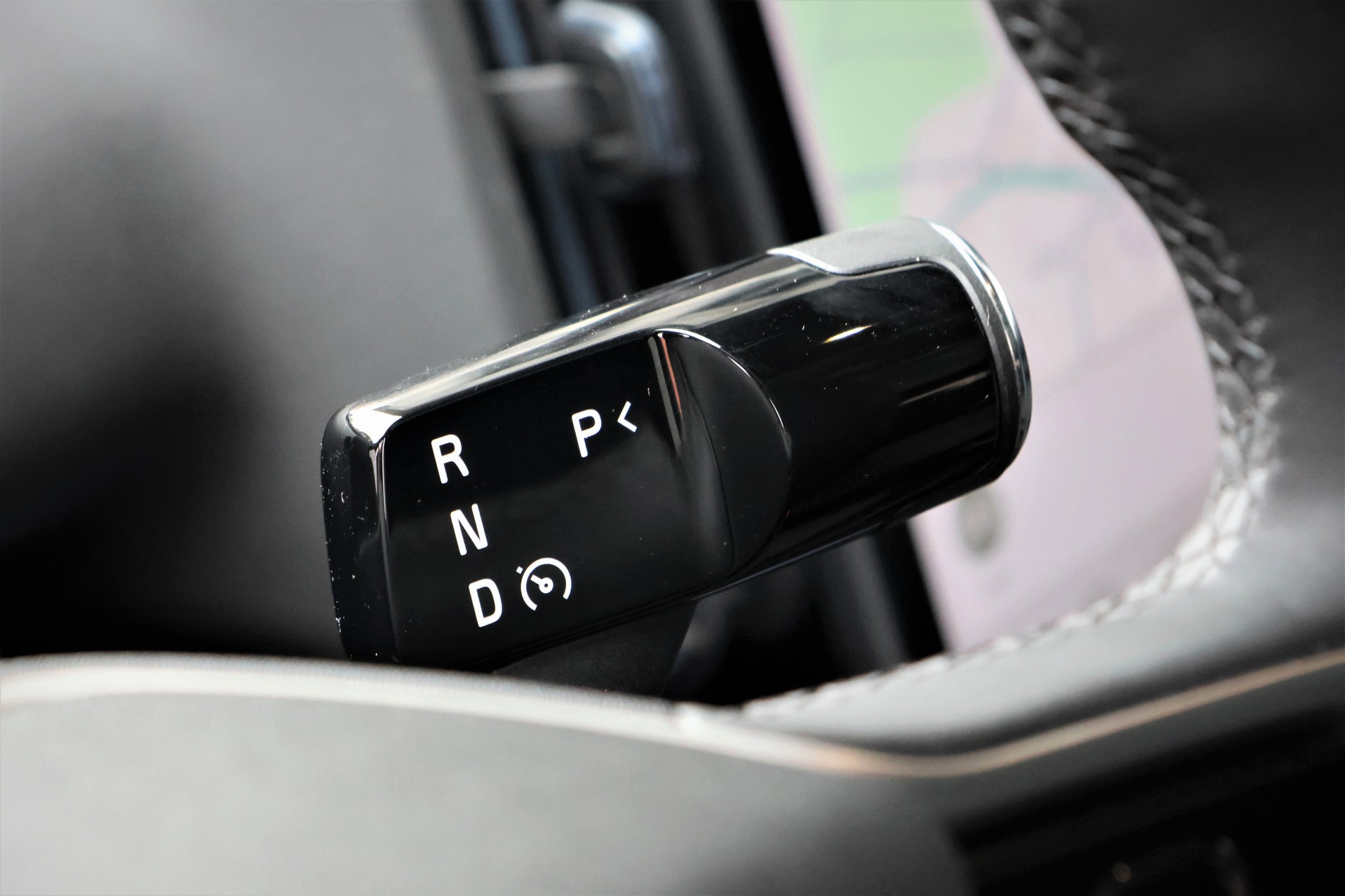 VOLVO EX30 E60 69kWh Twin Ultra Performance AWD (CH)-image-11