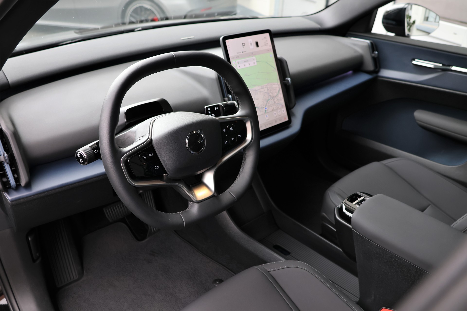 VOLVO EX30 E60 69kWh Twin Ultra Performance AWD (CH)-image-9