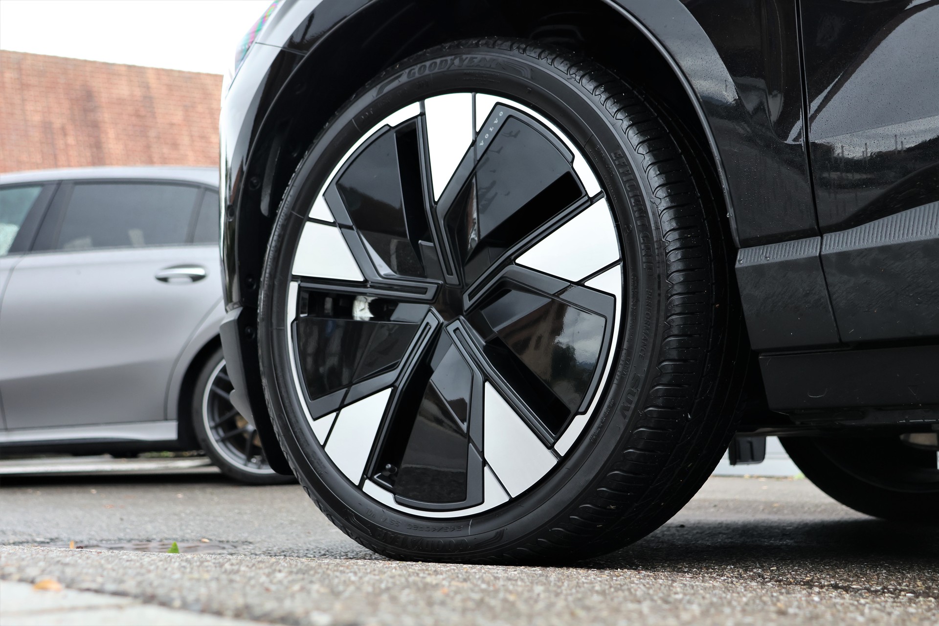 VOLVO EX30 E60 69kWh Twin Ultra Performance AWD (CH)-image-7