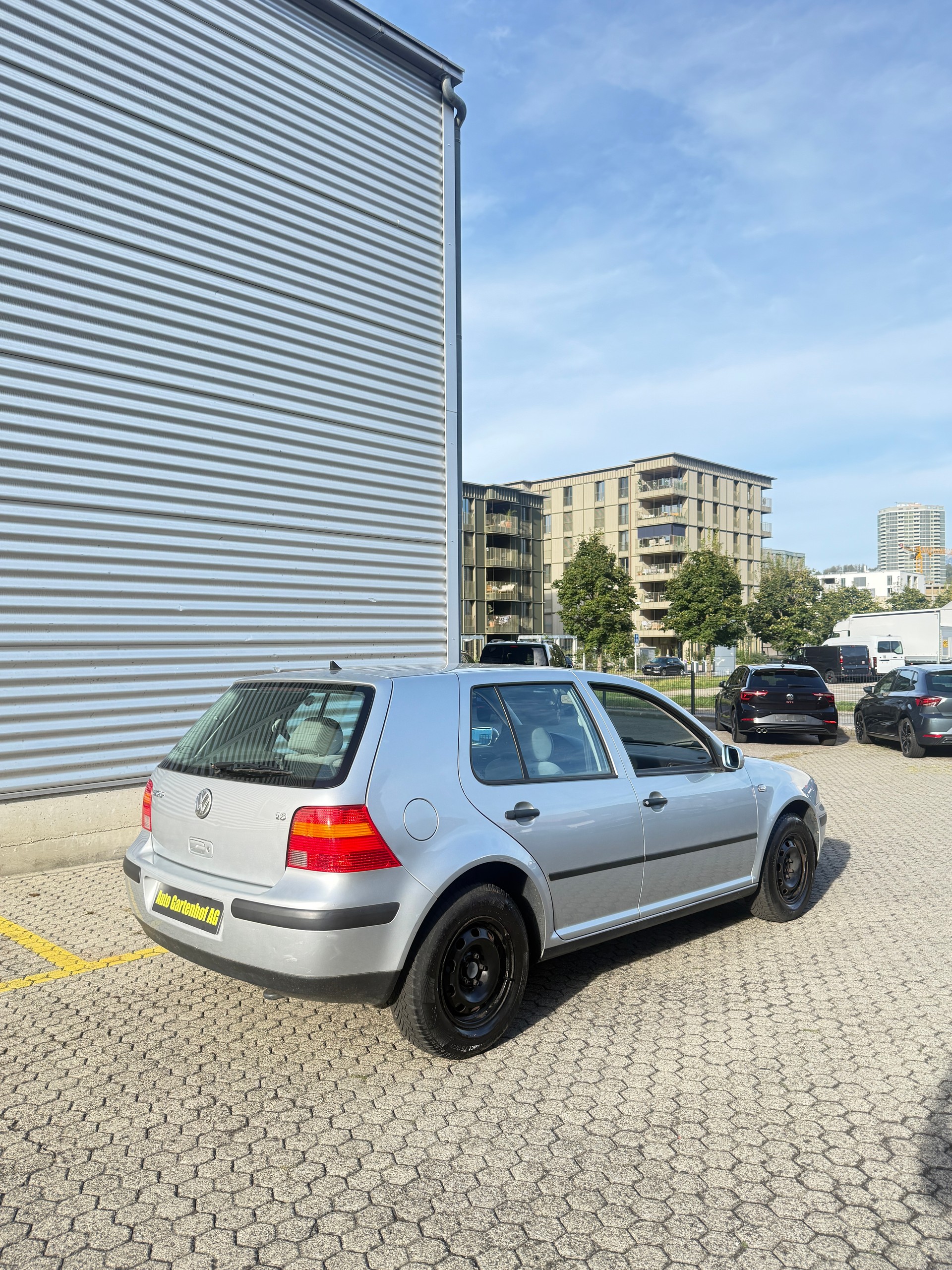 VW Golf 1.6 Automatic-image-5