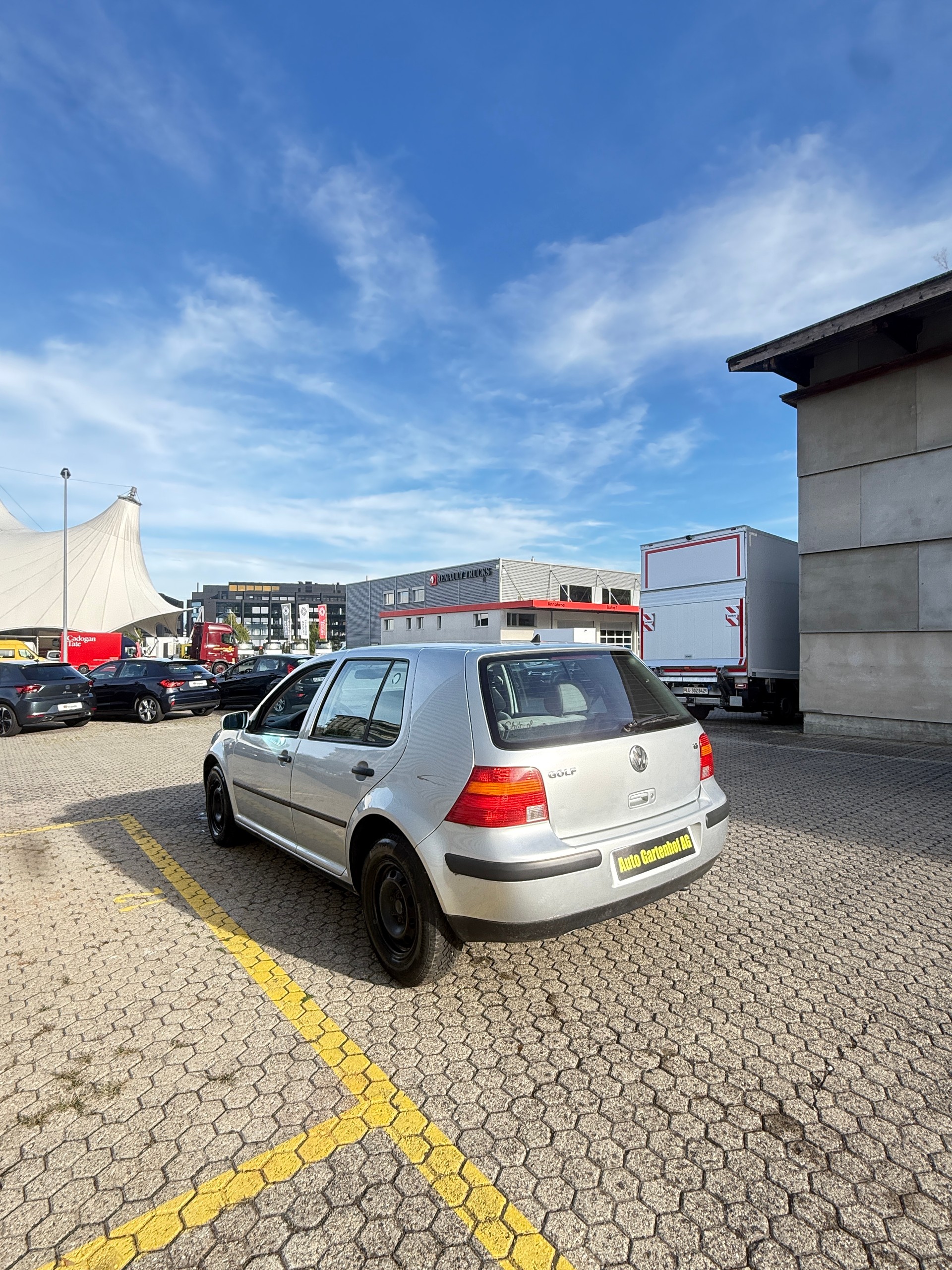 VW Golf 1.6 Automatic-image-4