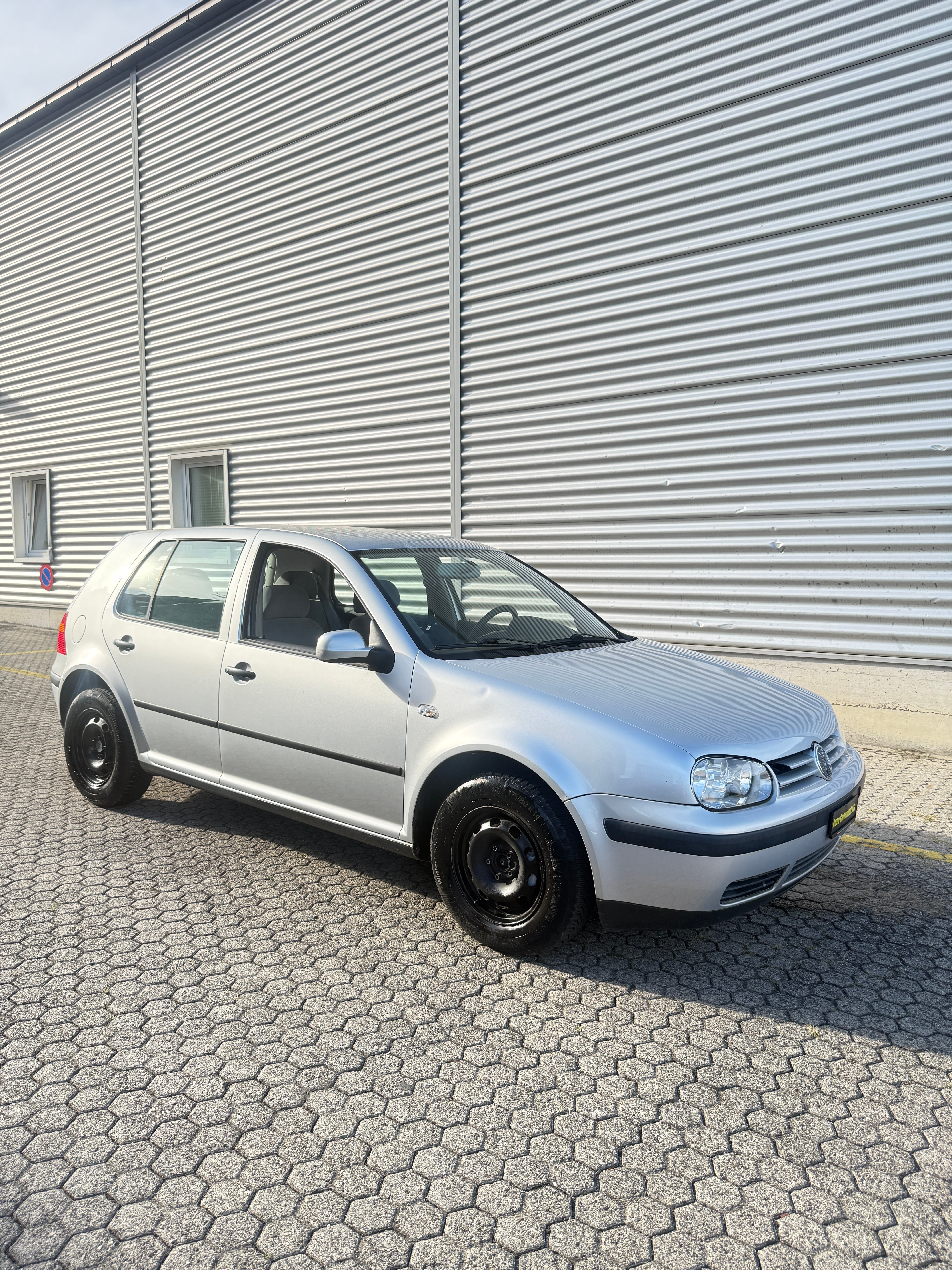 VW Golf 1.6 Automatic — slika 1