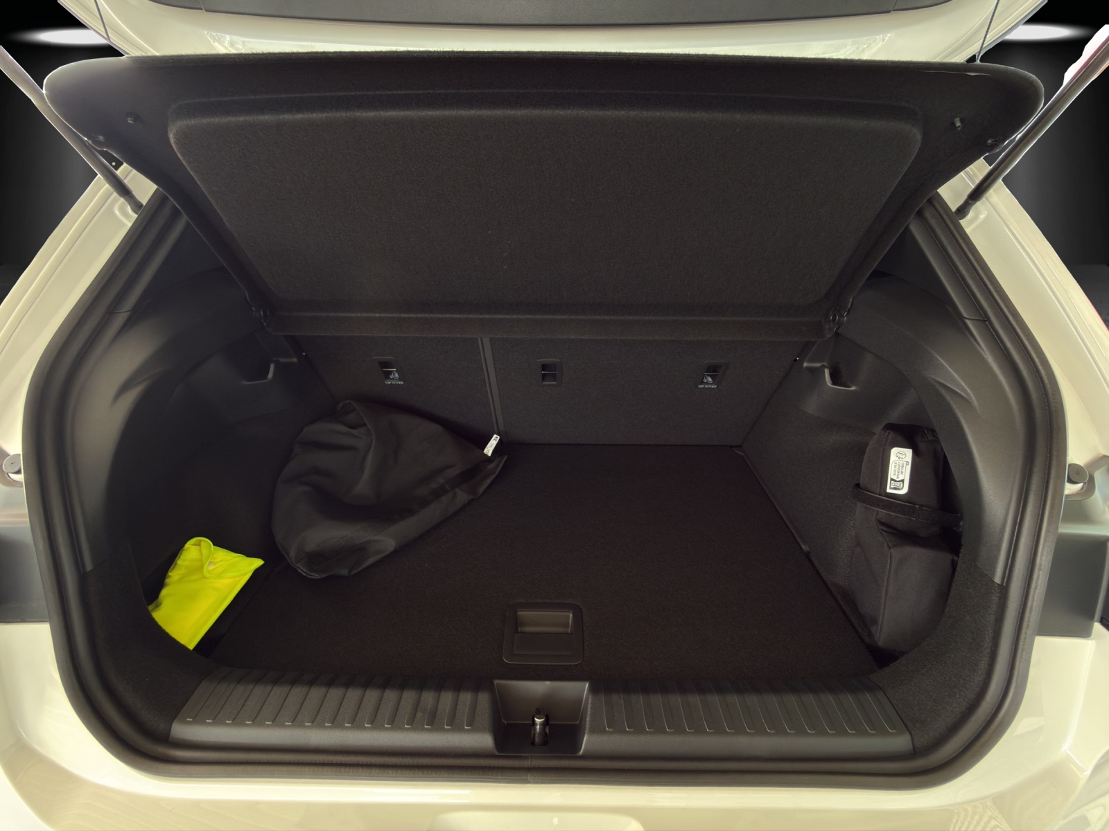 VW ID.Polo 52 kWh Style Edition One Plus-image-6
