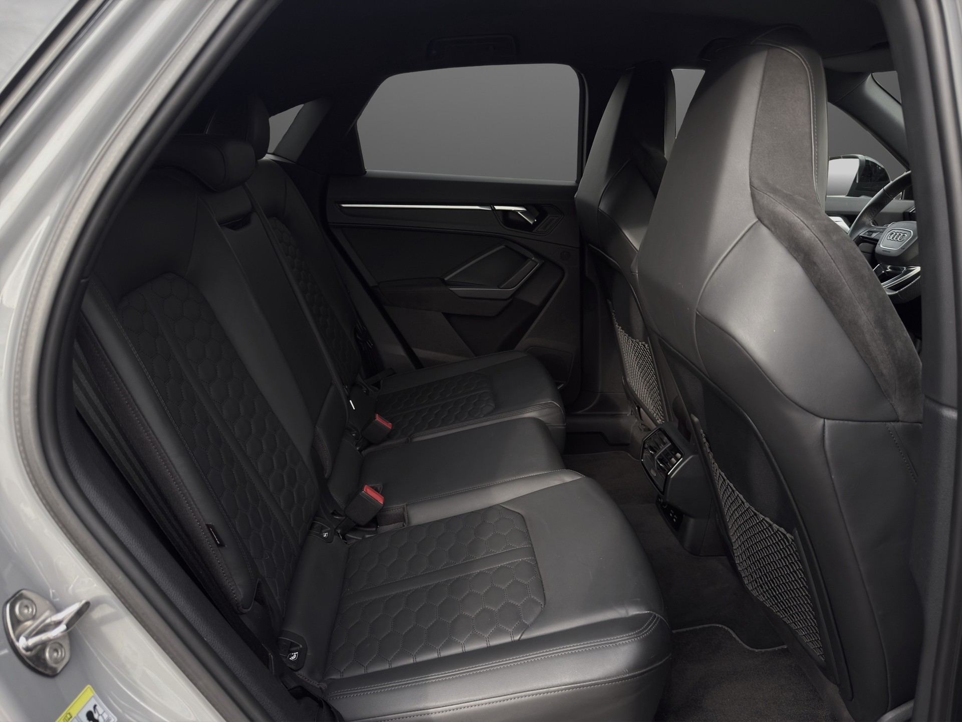 AUDI RS Q3 Sportback quattro S tronic-image-9