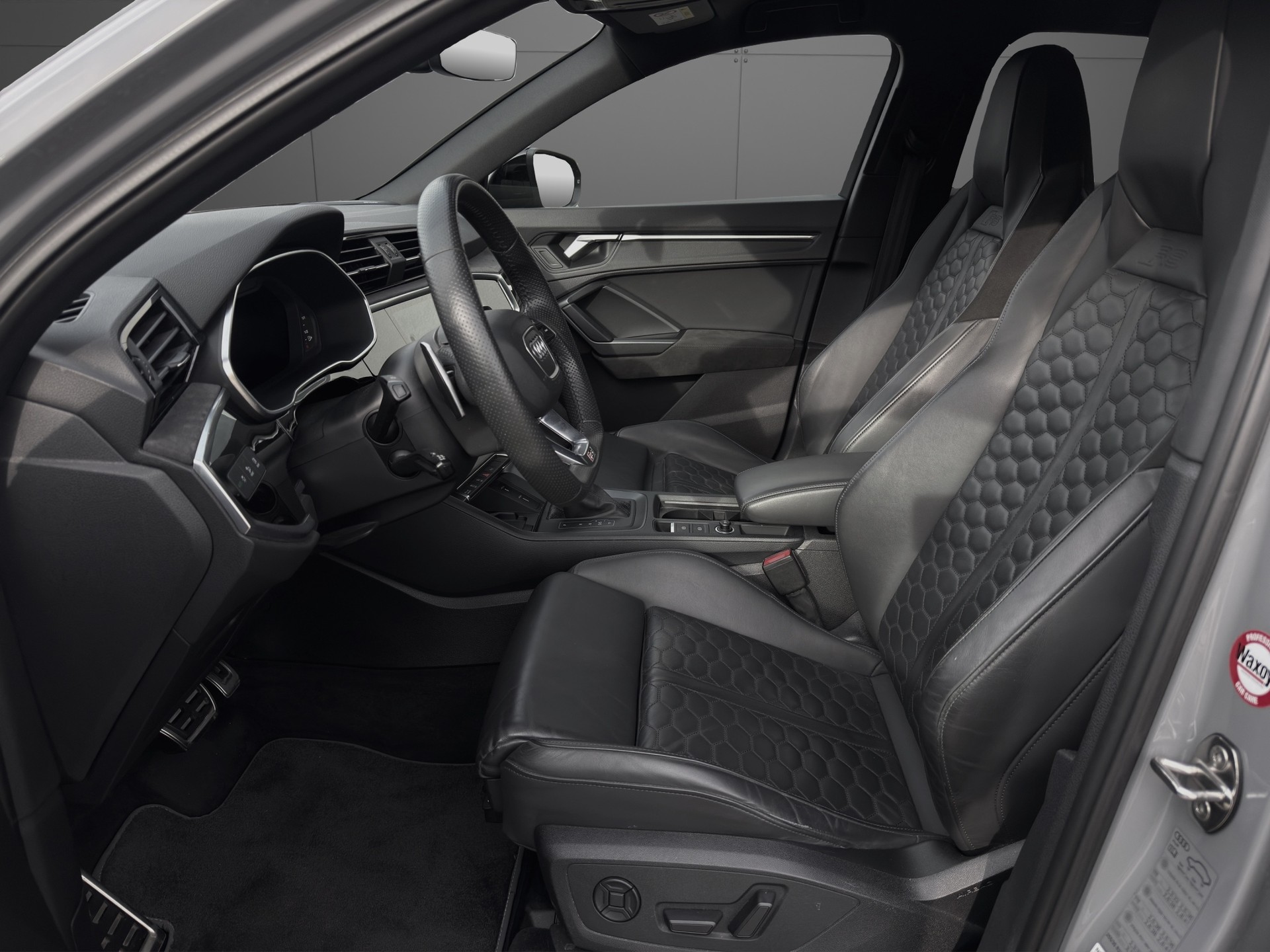 AUDI RS Q3 Sportback quattro S tronic-image-5