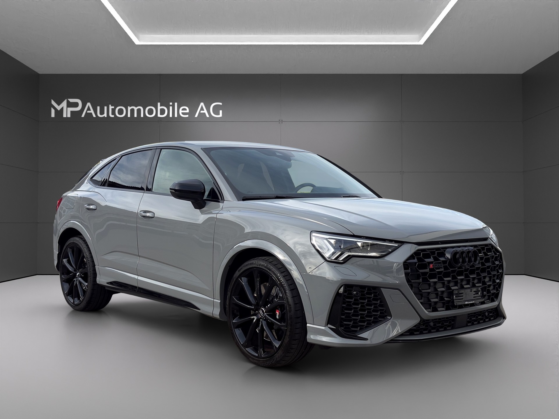 AUDI RS Q3 Sportback quattro S tronic-image-1
