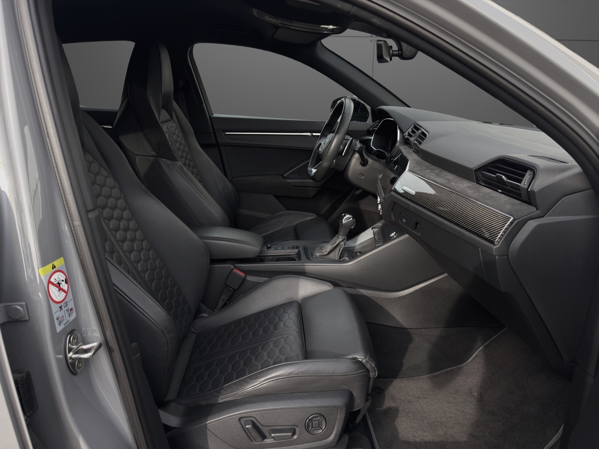 AUDI RS Q3 Sportback quattro S tronic-image-10