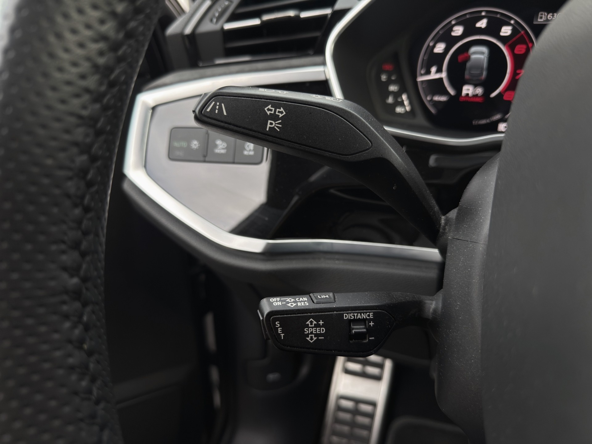 AUDI RS Q3 Sportback quattro S tronic-image-17