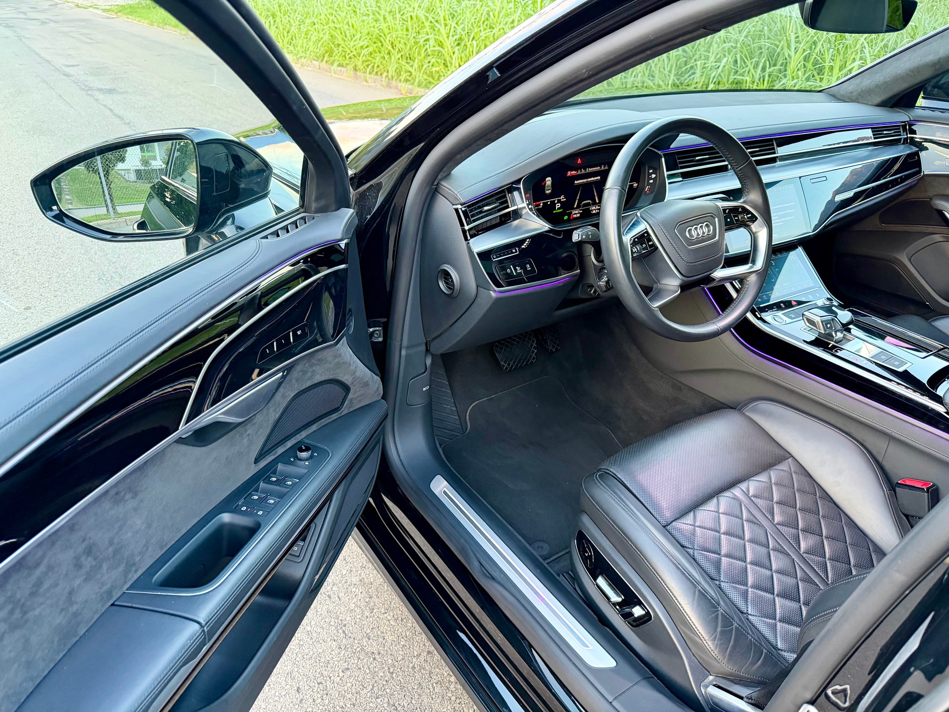 AUDI A8 55 TFSI quattro tiptronic-image-7
