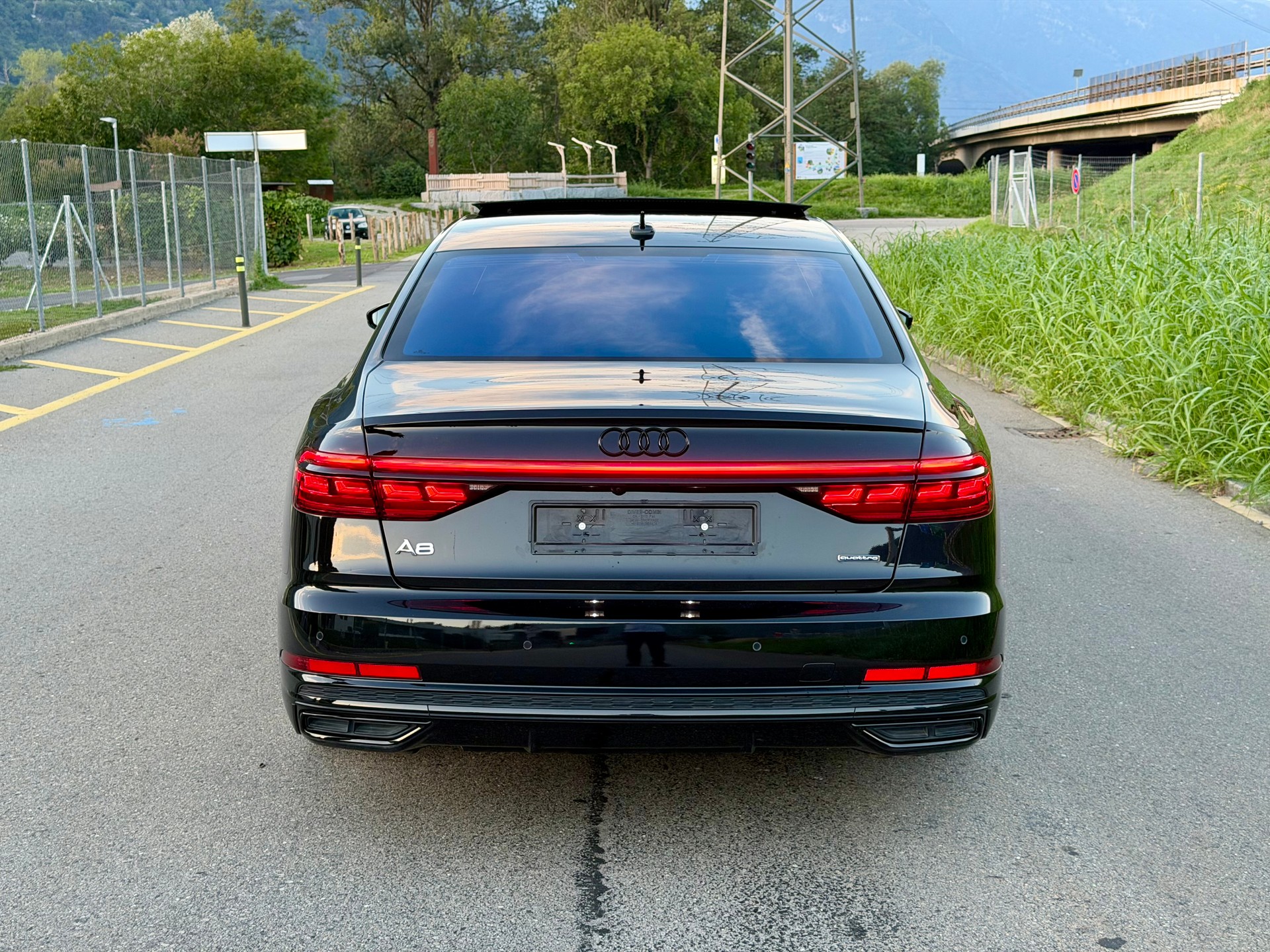 AUDI A8 55 TFSI quattro tiptronic-image-3