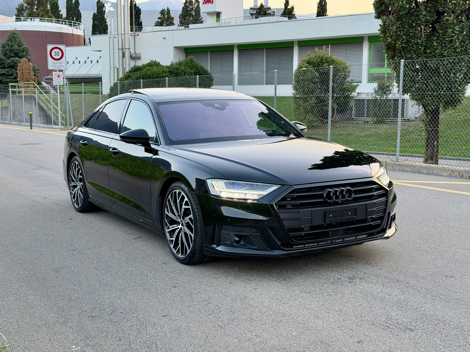 AUDI A8 55 TFSI quattro tiptronic-image-5